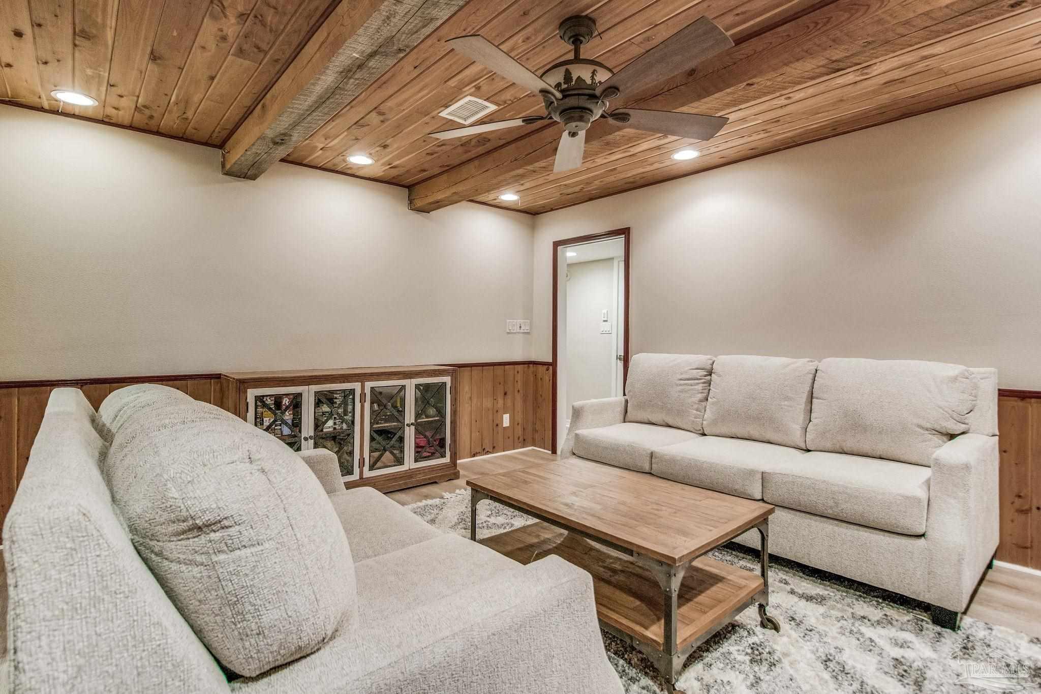 4675 Baywoods Dr