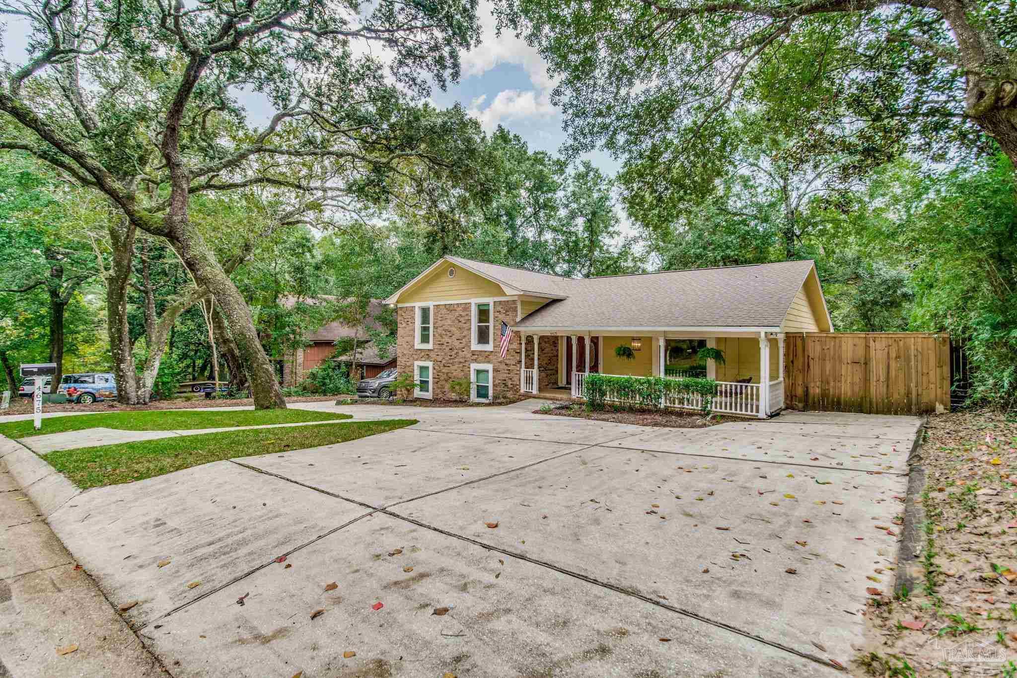 4675 Baywoods Dr