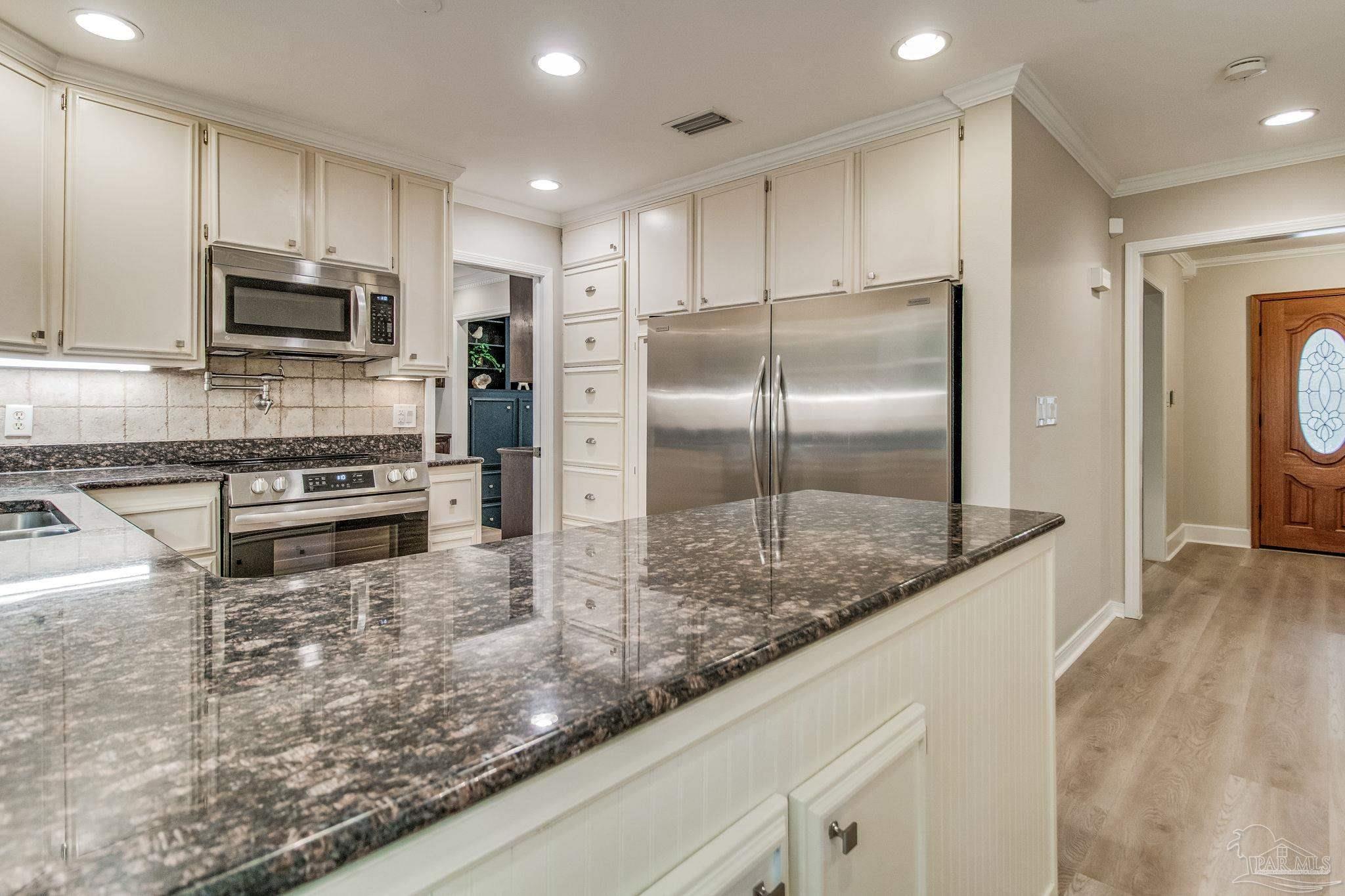4675 Baywoods Dr