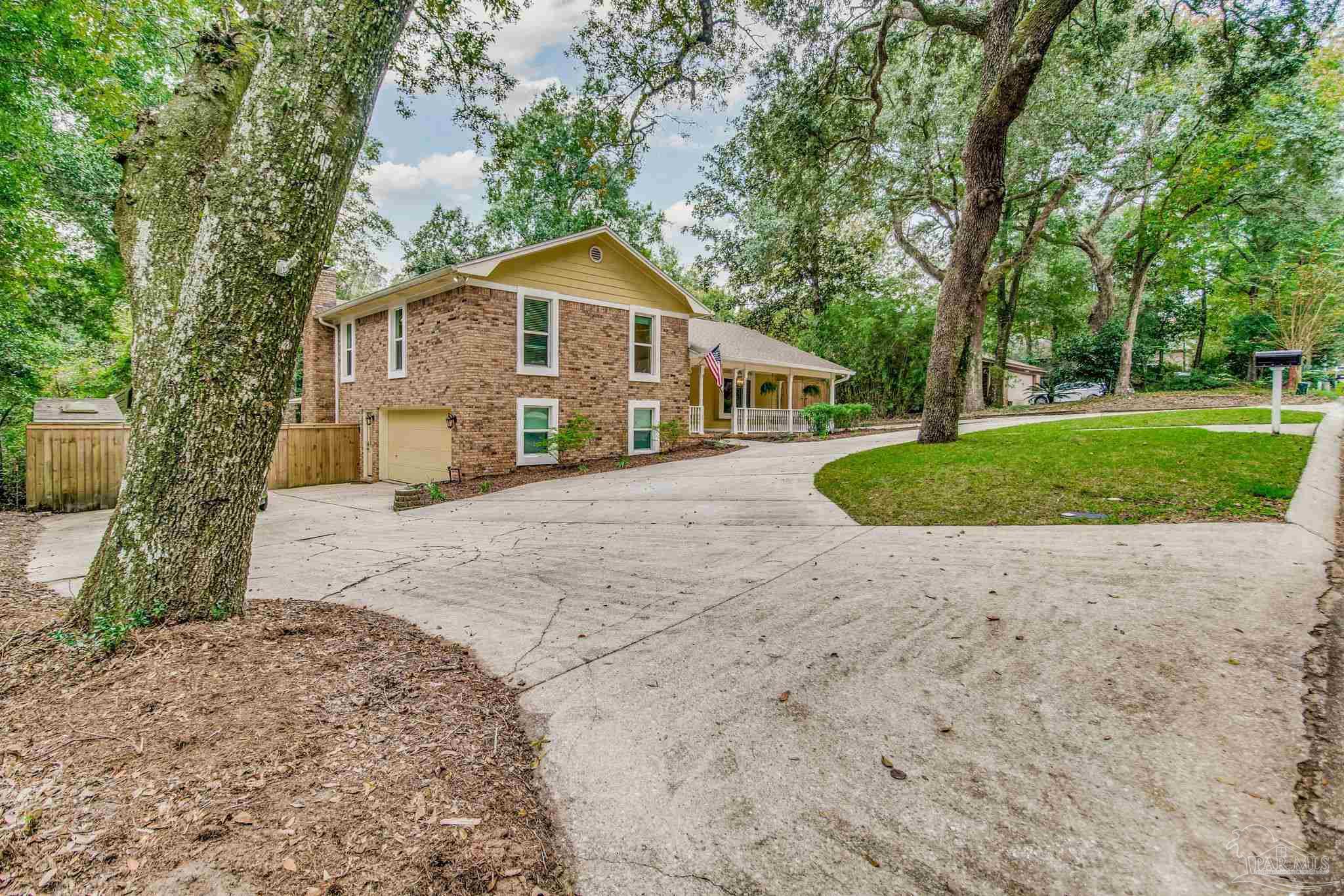 4675 Baywoods Dr