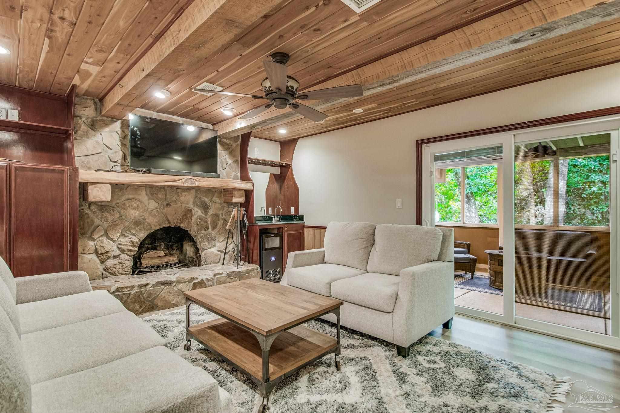 4675 Baywoods Dr