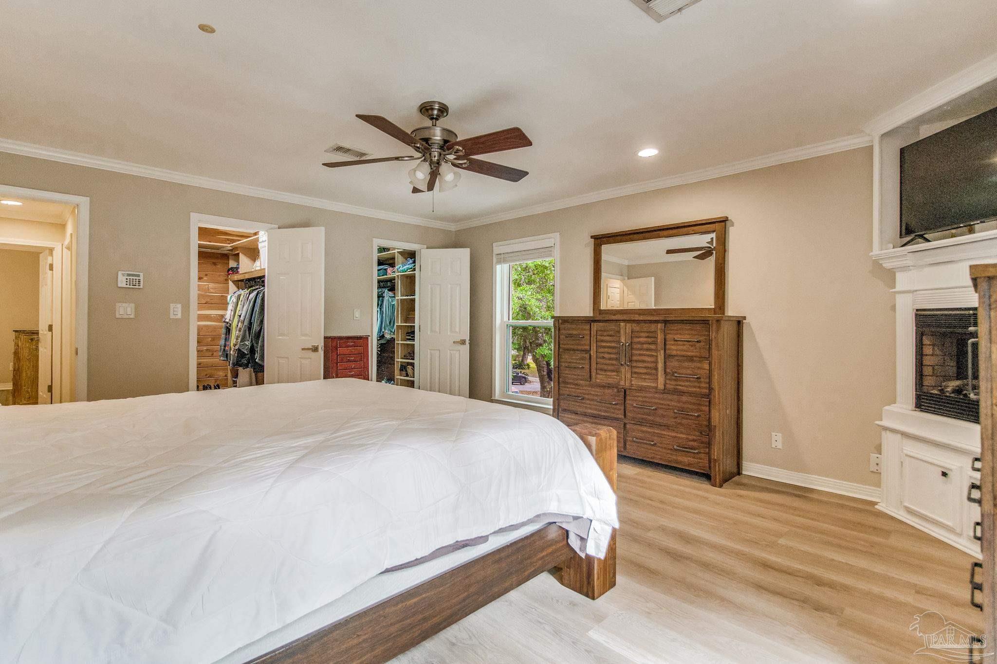 4675 Baywoods Dr