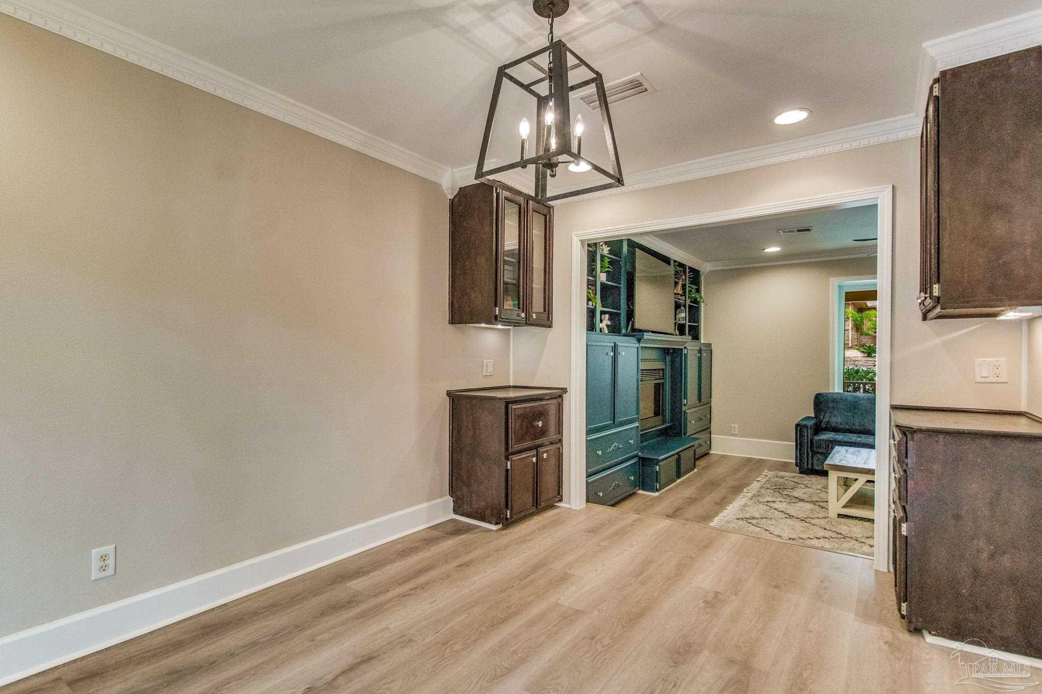 4675 Baywoods Dr