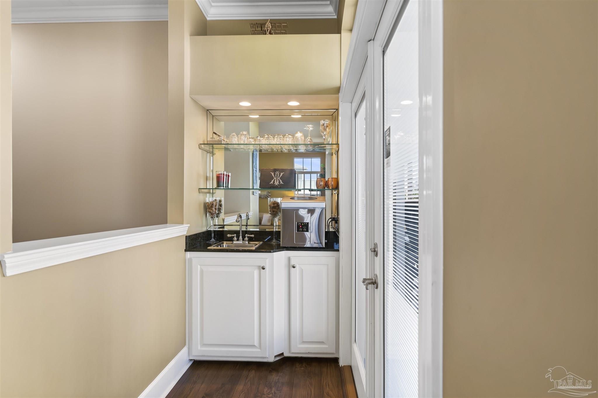 206 Panferio Dr