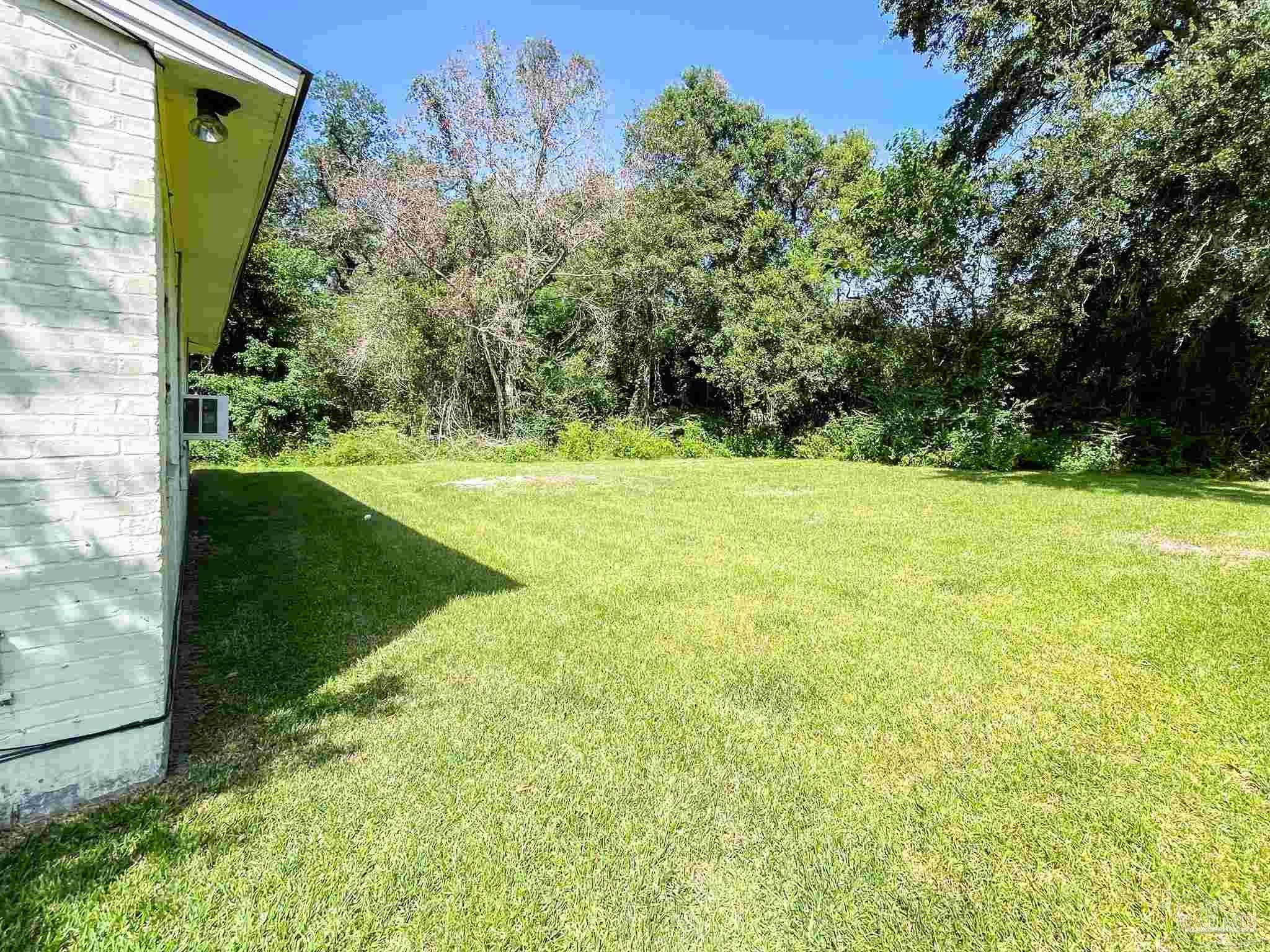 8 Rowland Ct, Pensacola