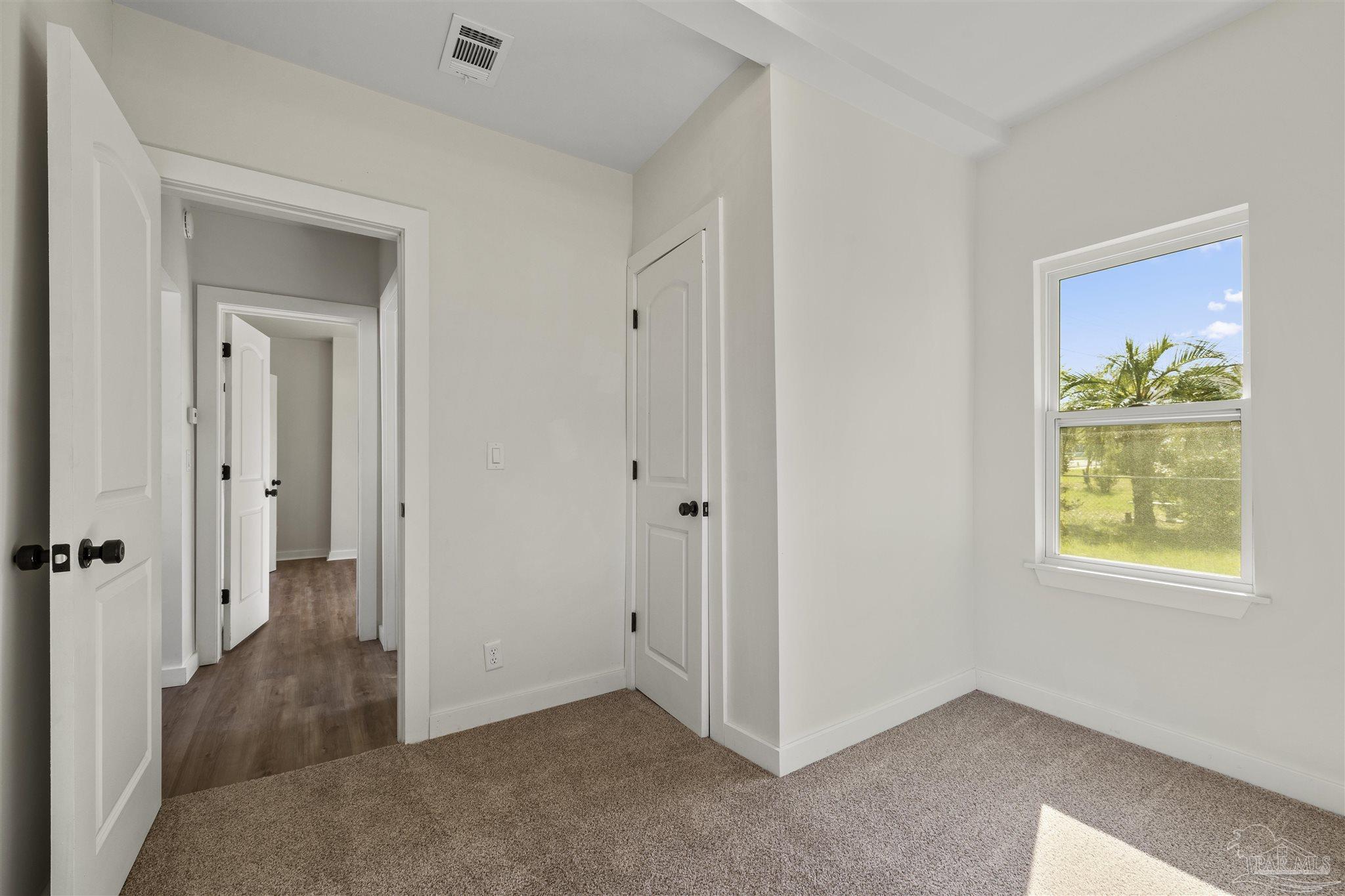 1106 W La Rua St