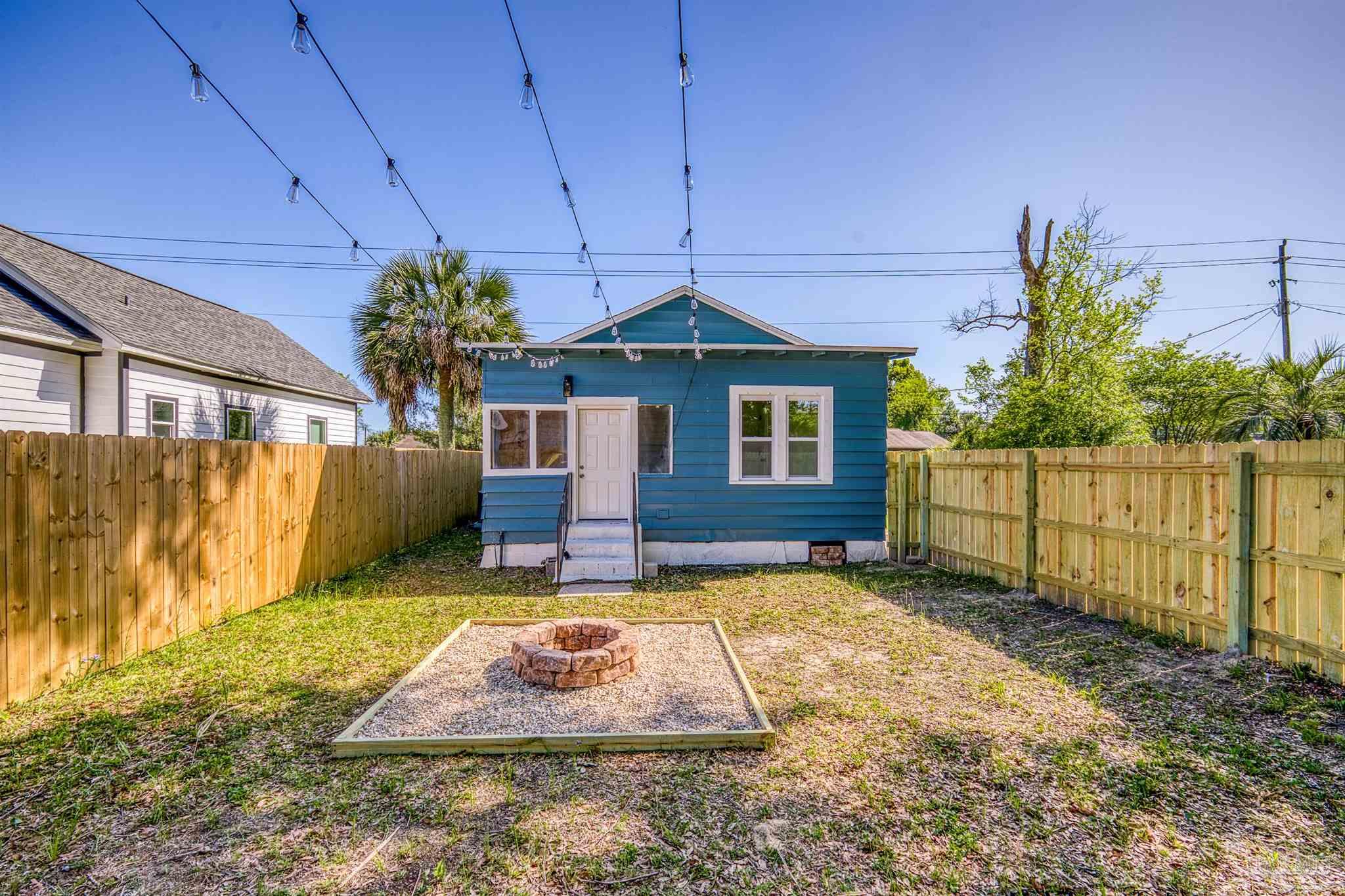 1106 W La Rua St