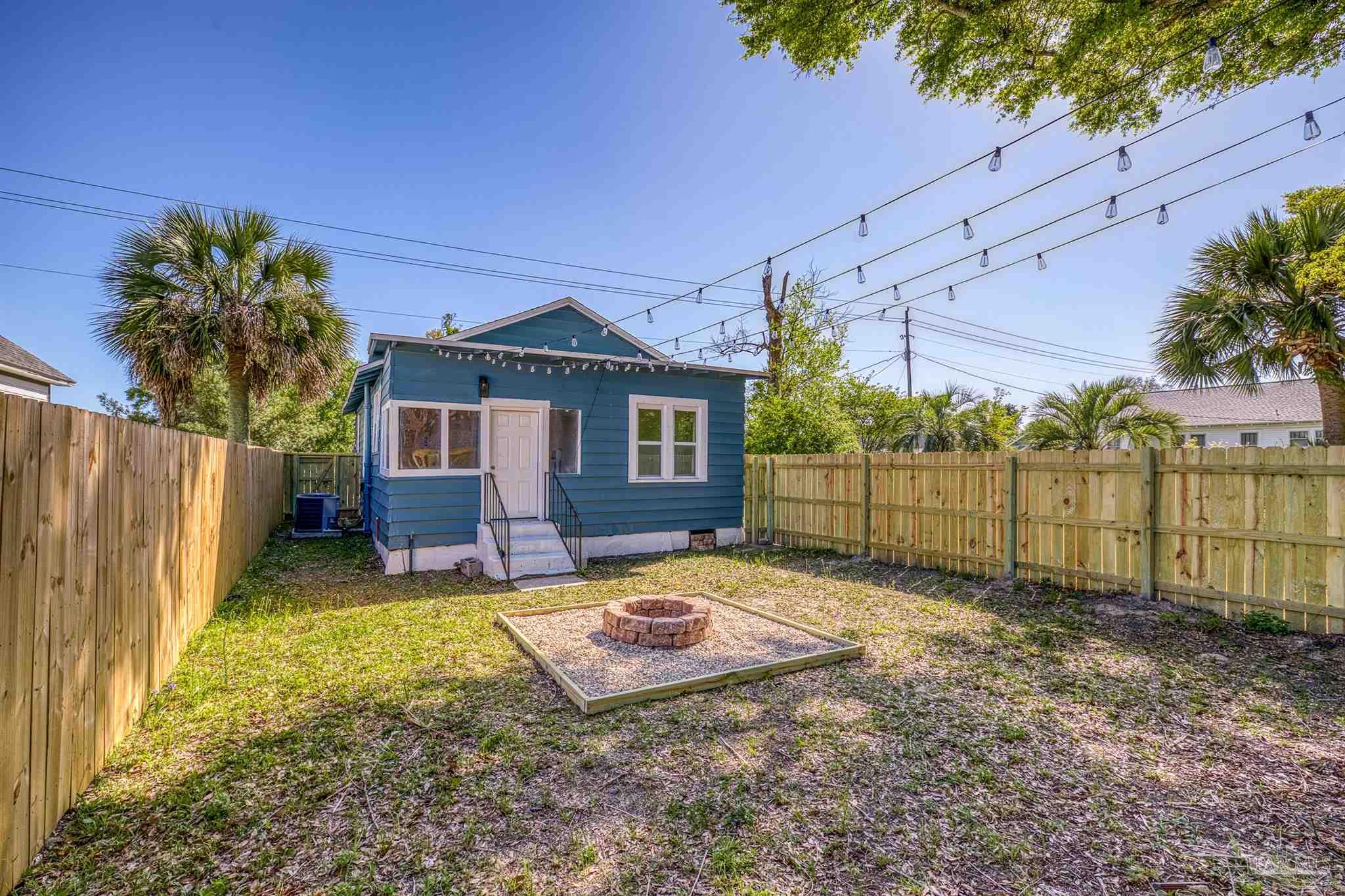1106 W La Rua St