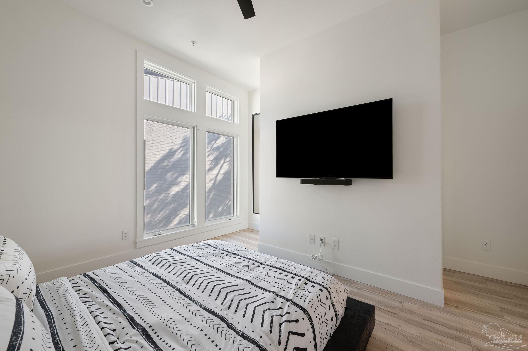 202 W Intendencia St