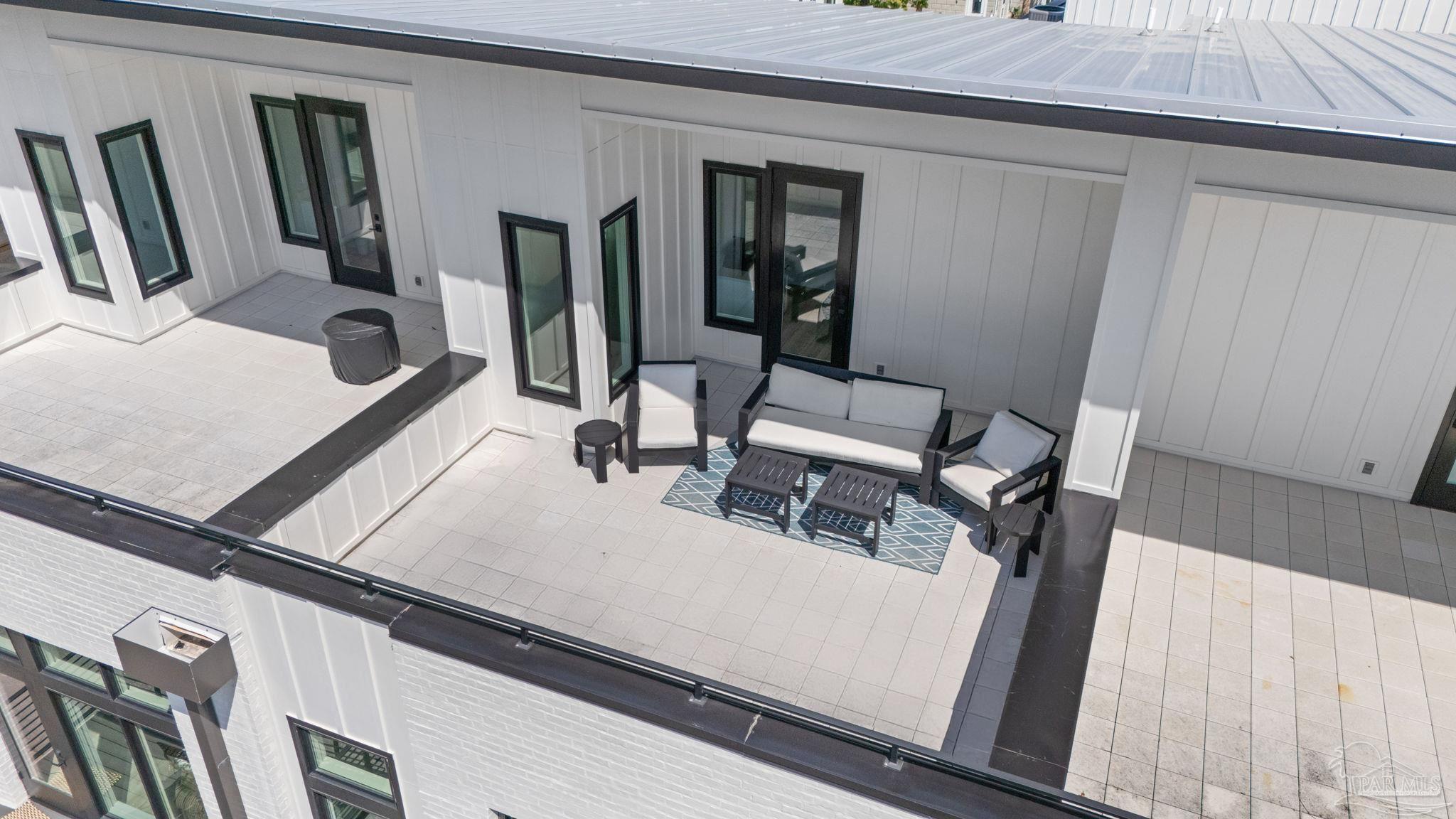 202 W Intendencia St