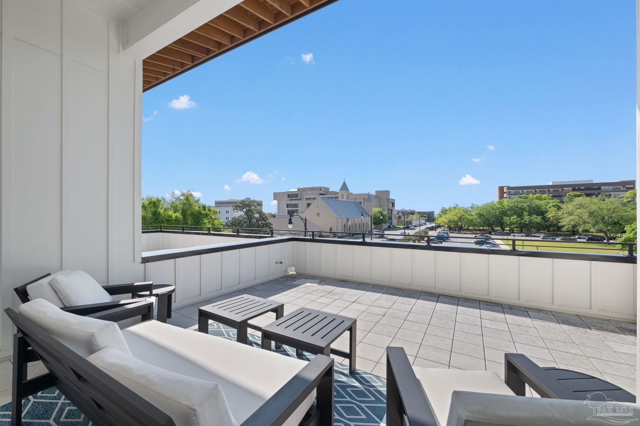 202 W Intendencia St