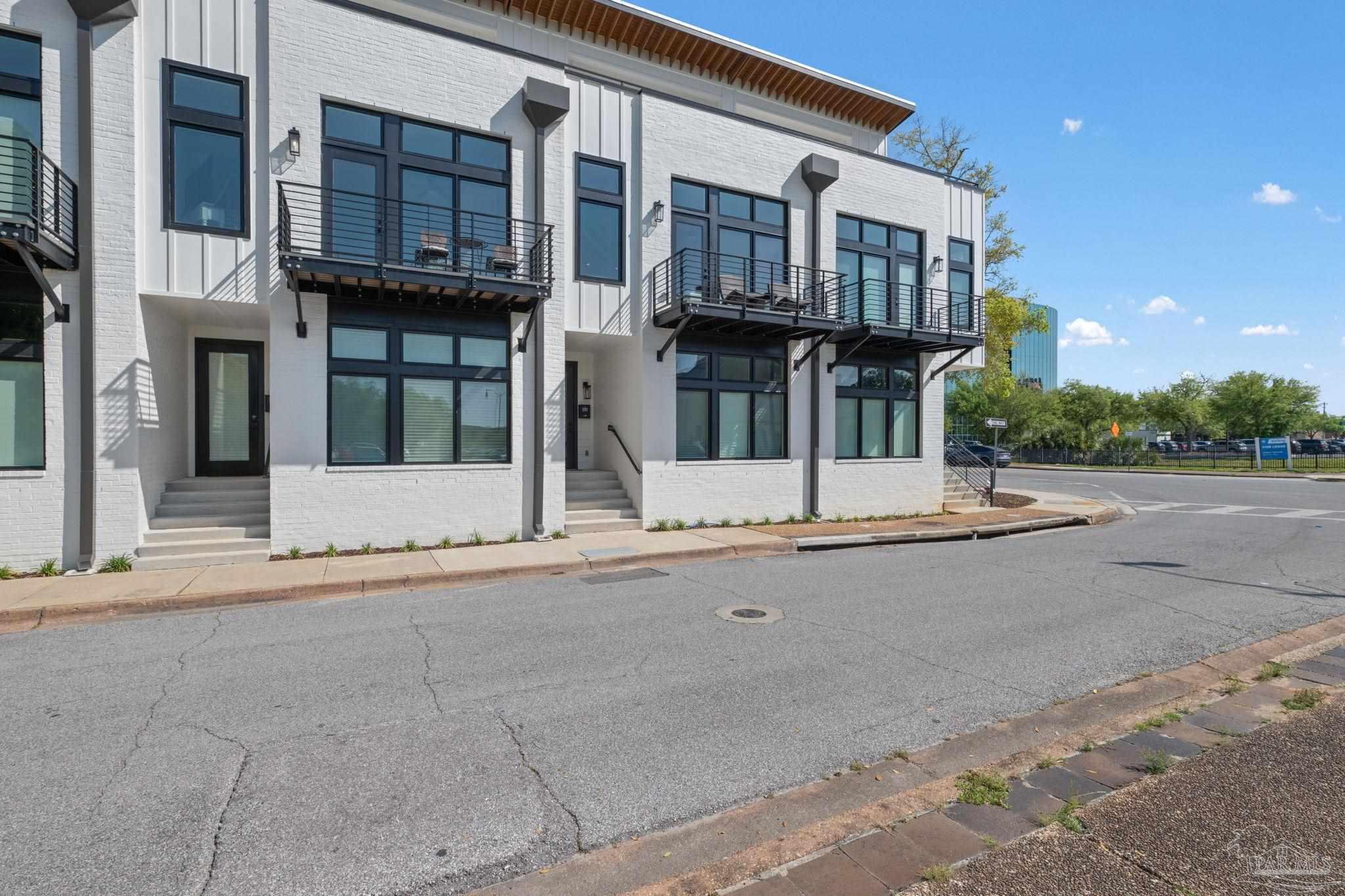 202 W Intendencia St