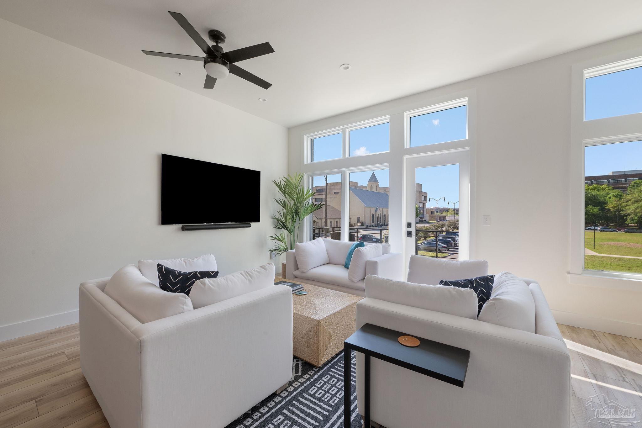 202 W Intendencia St