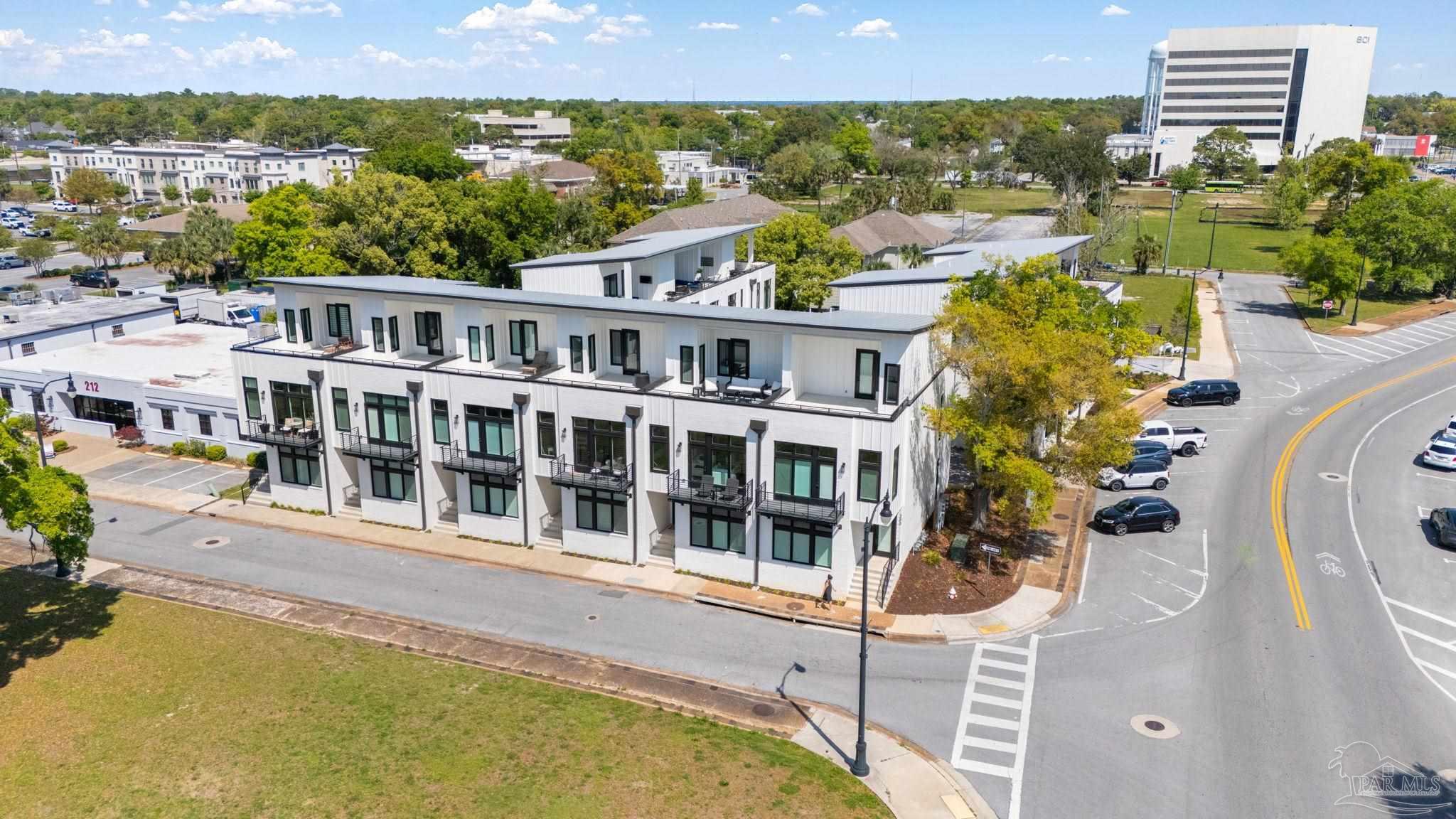 202 W Intendencia St