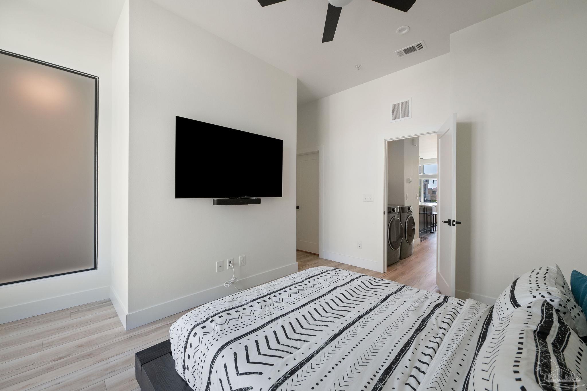 202 W Intendencia St