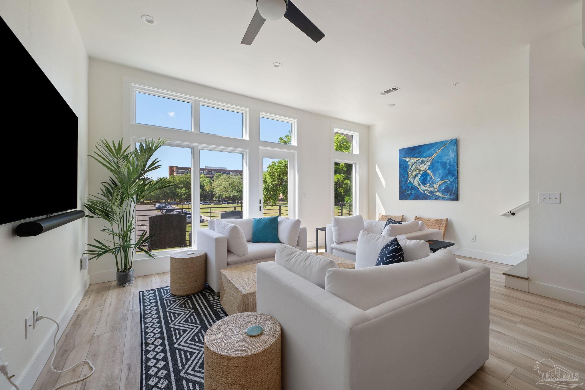 202 W Intendencia St