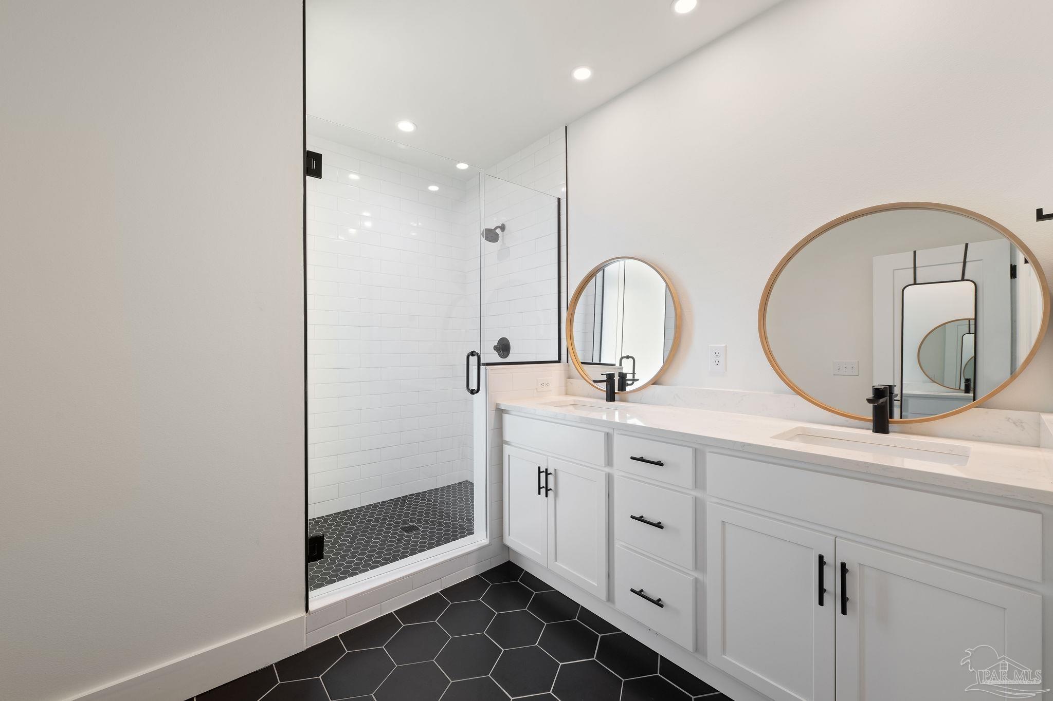 202 W Intendencia St