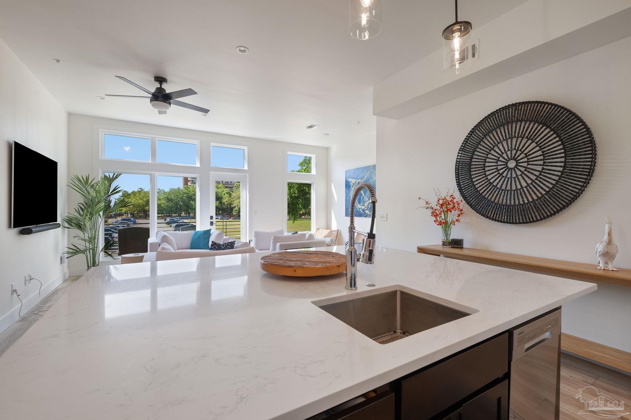 202 W Intendencia St