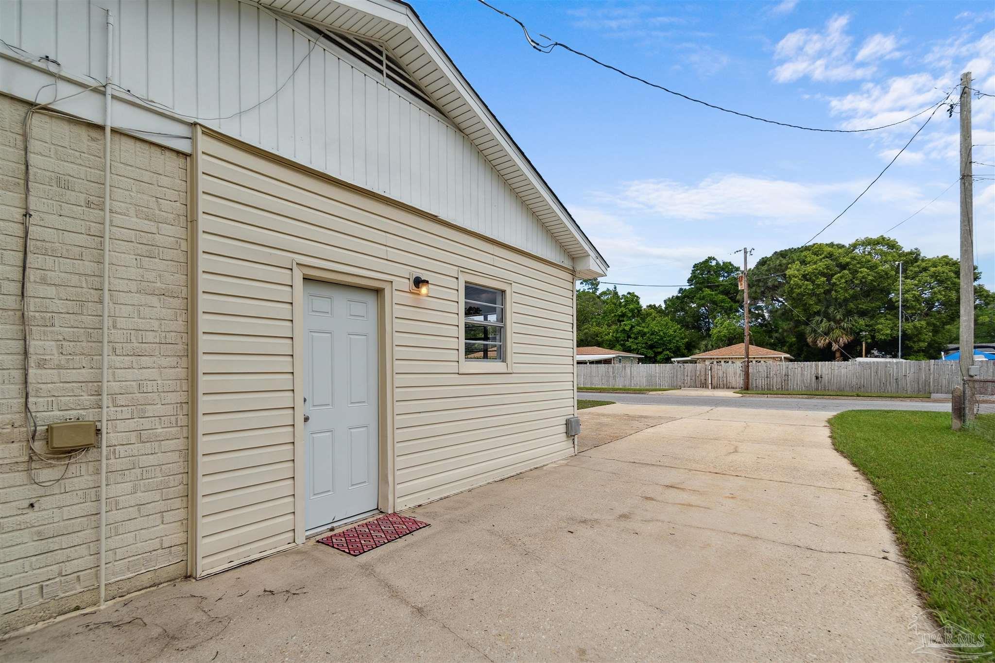 817 Watson Ave