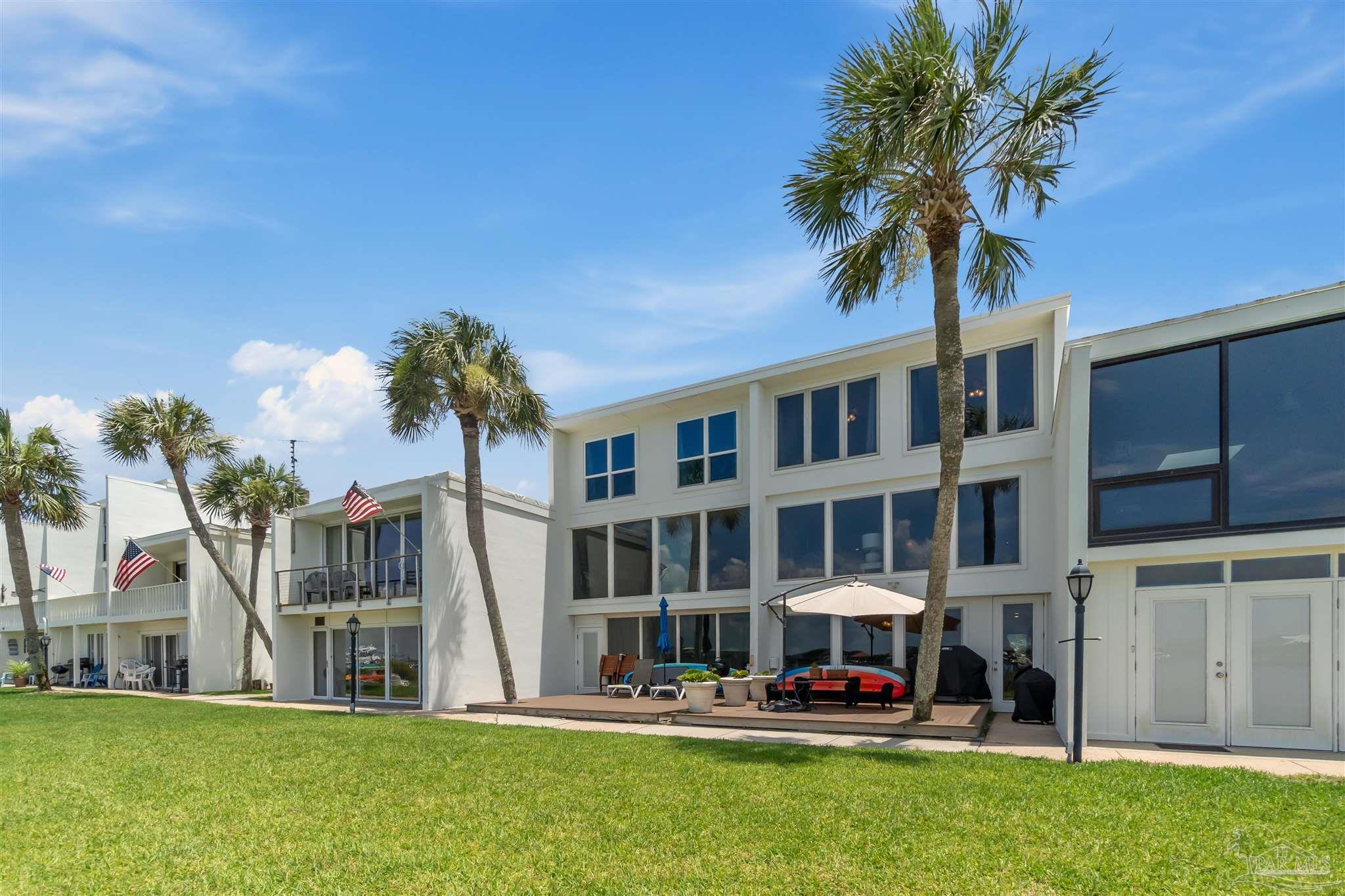 404 Ft Pickens Rd