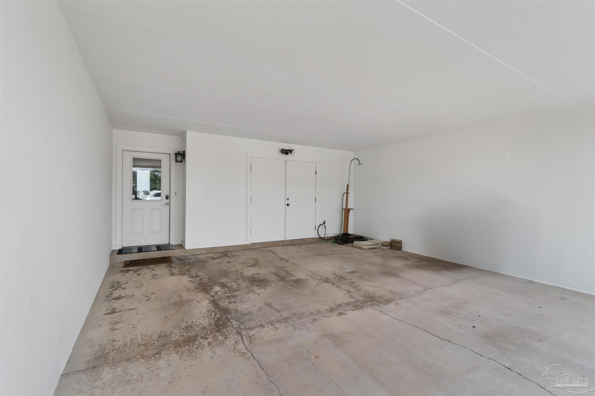 404 Ft Pickens Rd