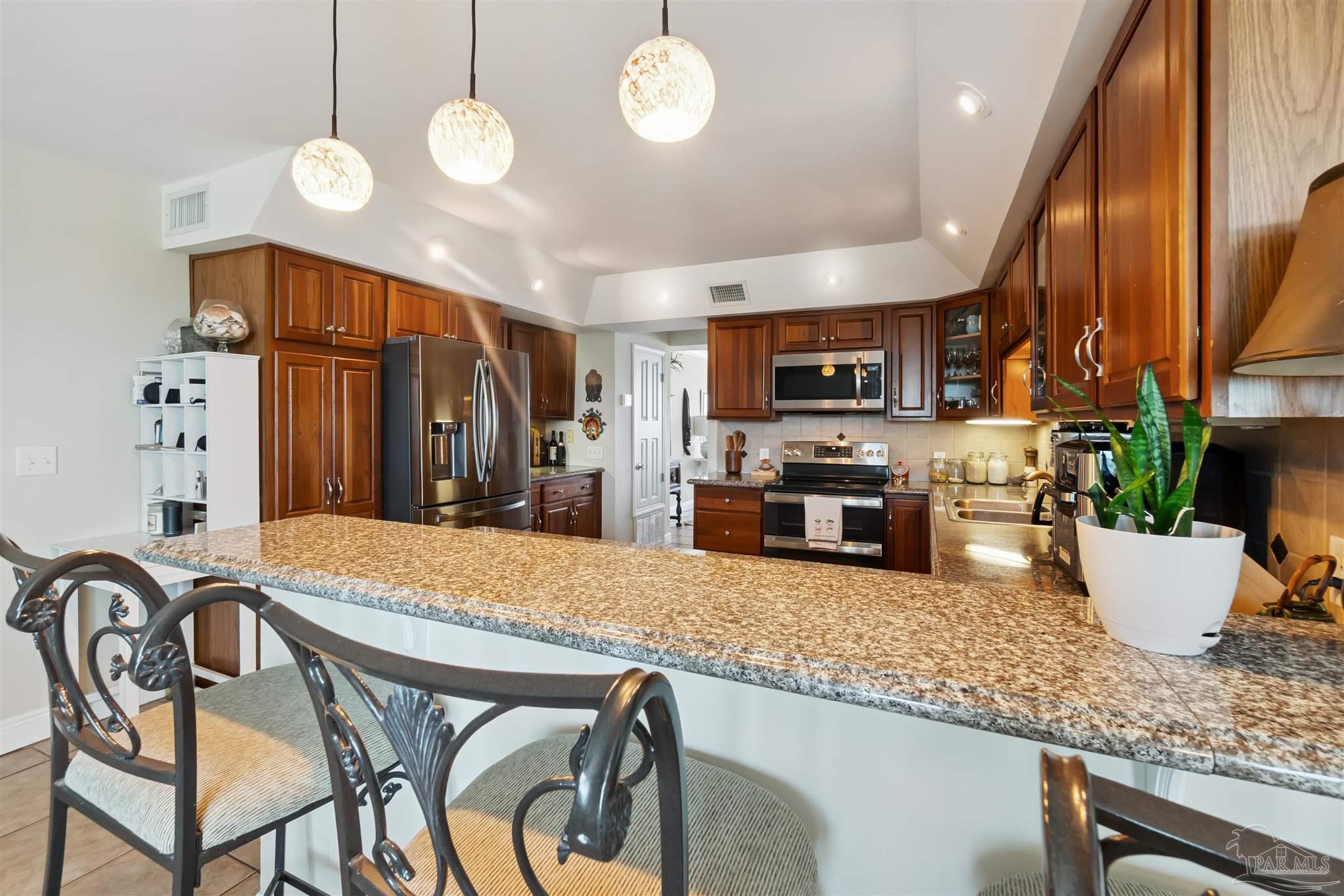 404 Ft Pickens Rd