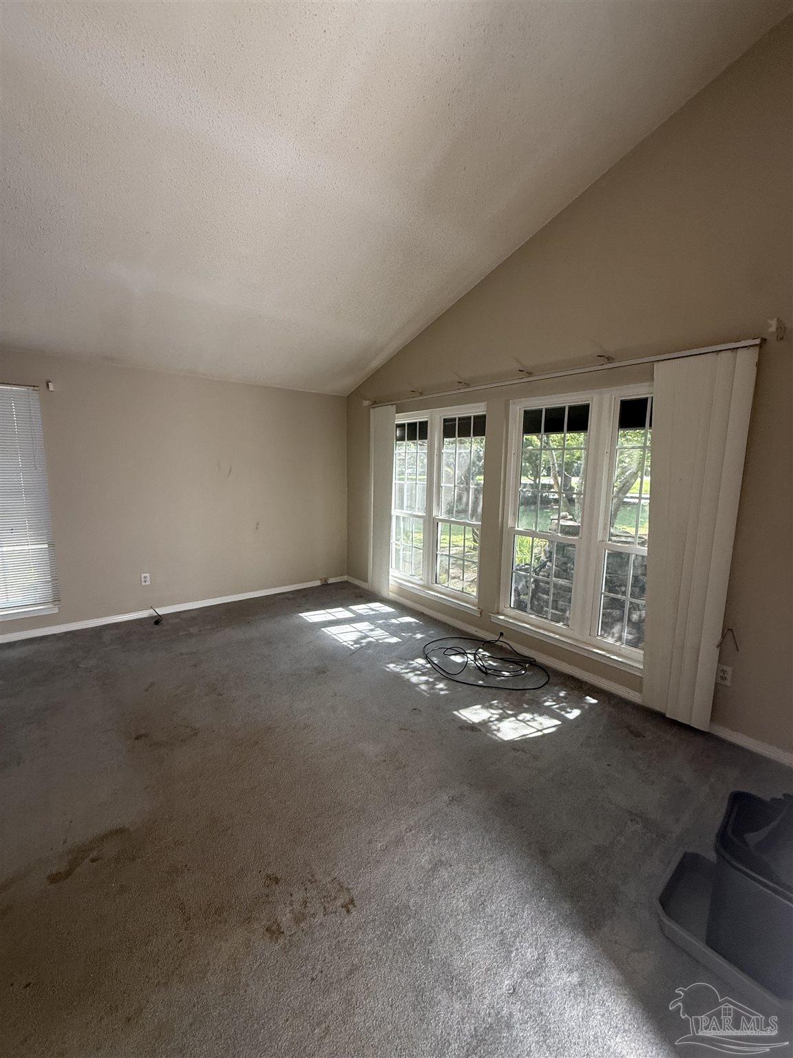 2626 Tinosa Cir