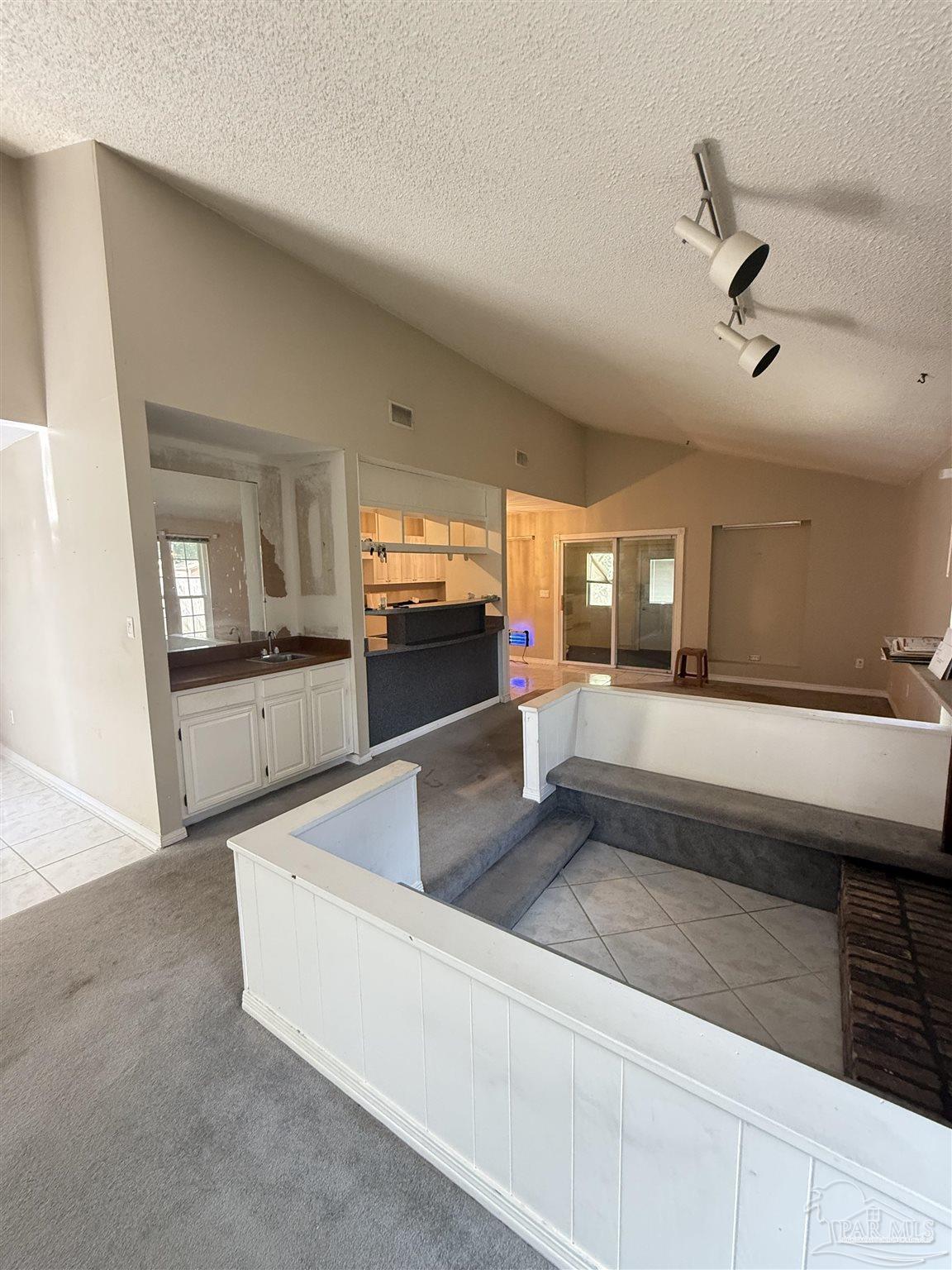 2626 Tinosa Cir