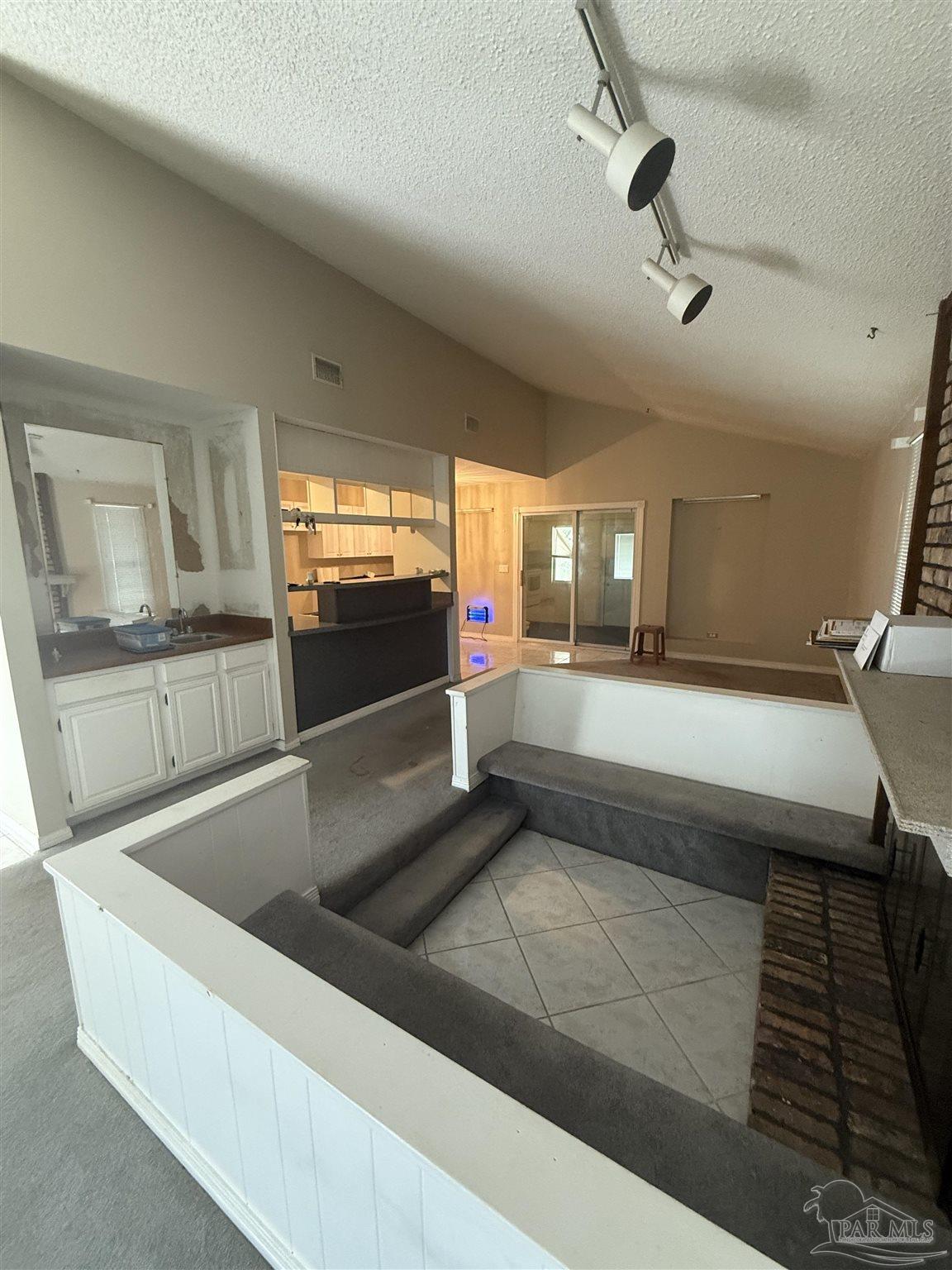2626 Tinosa Cir