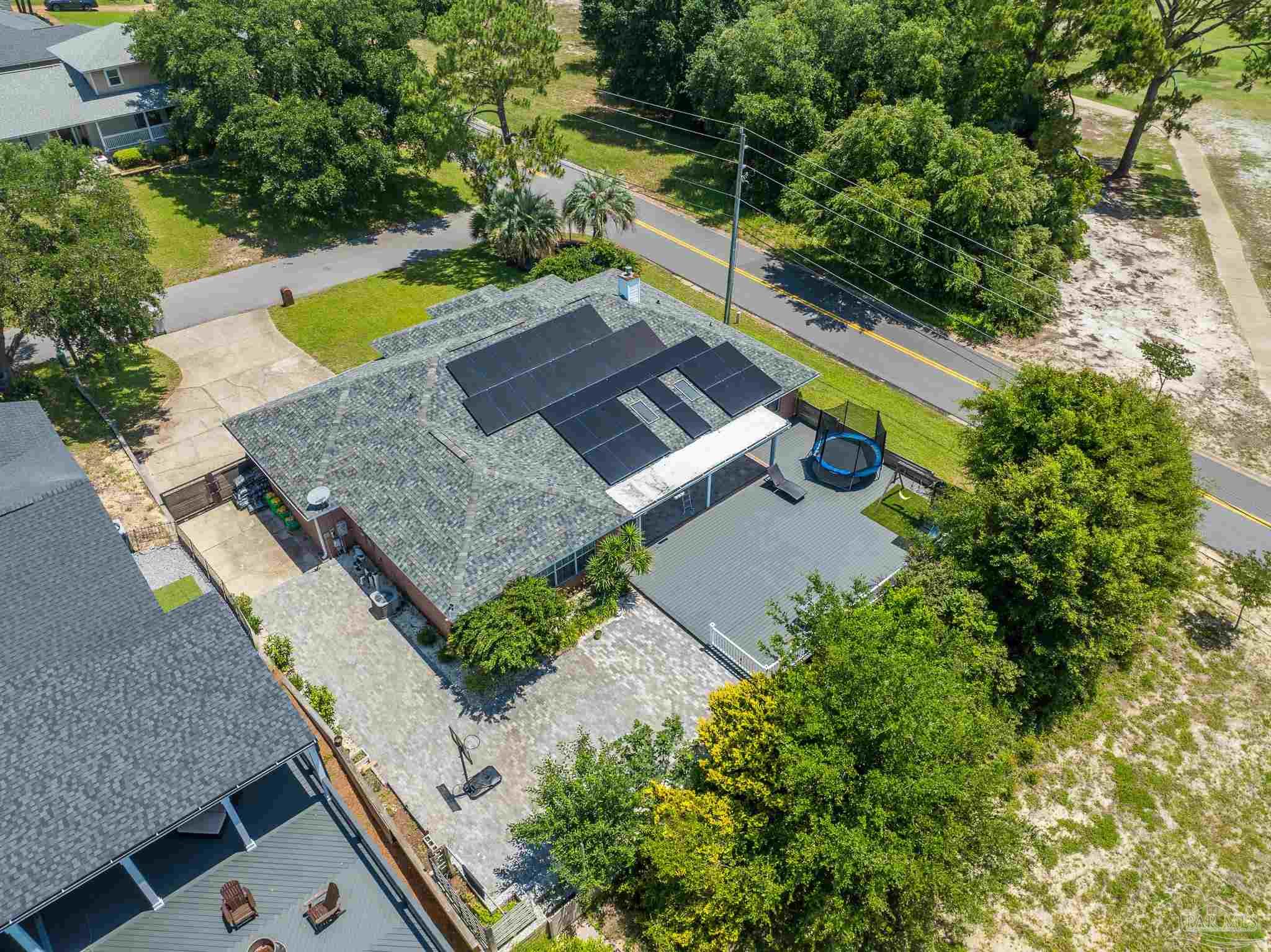 3377 Crestview Ln