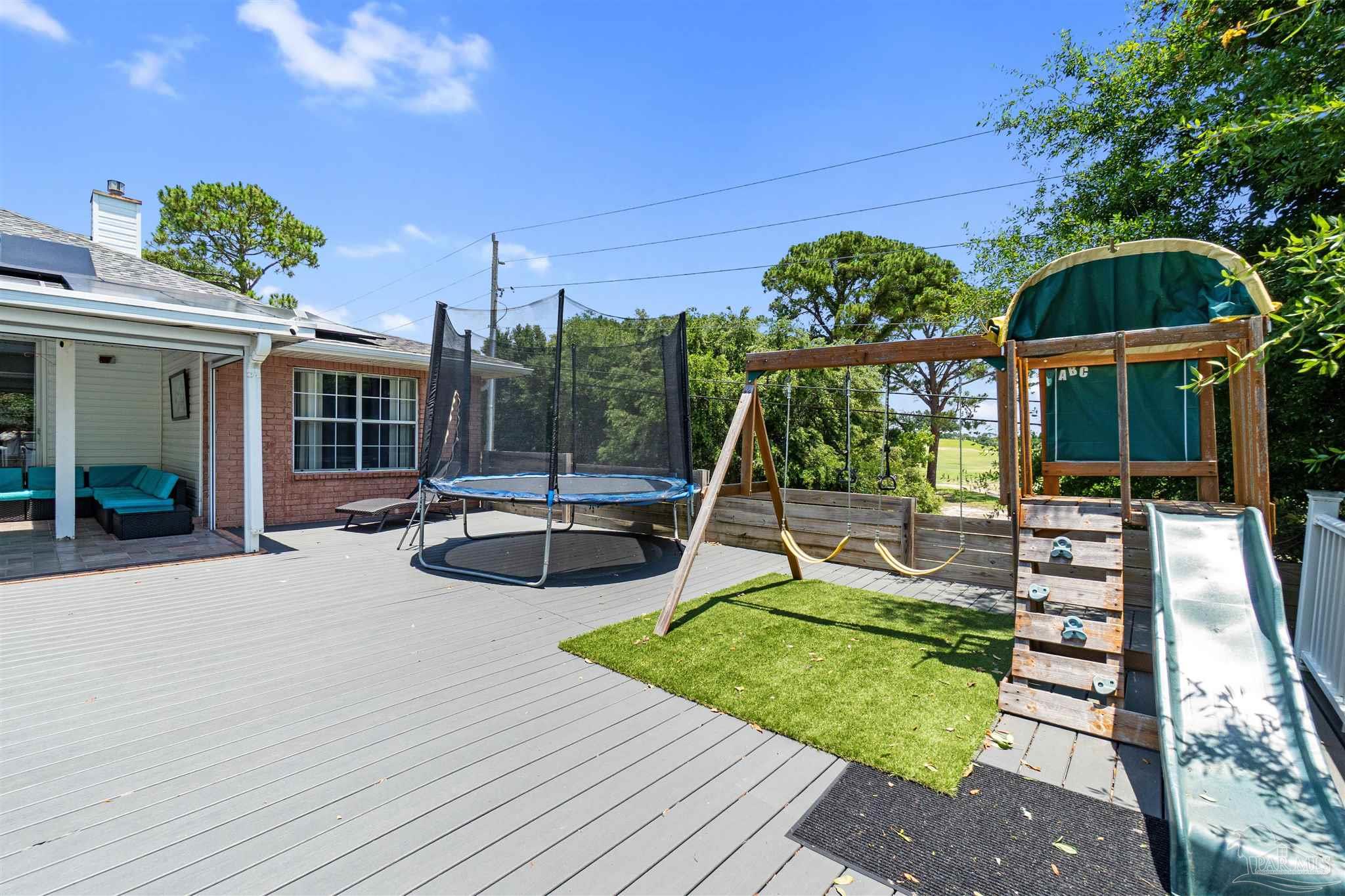 3377 Crestview Ln