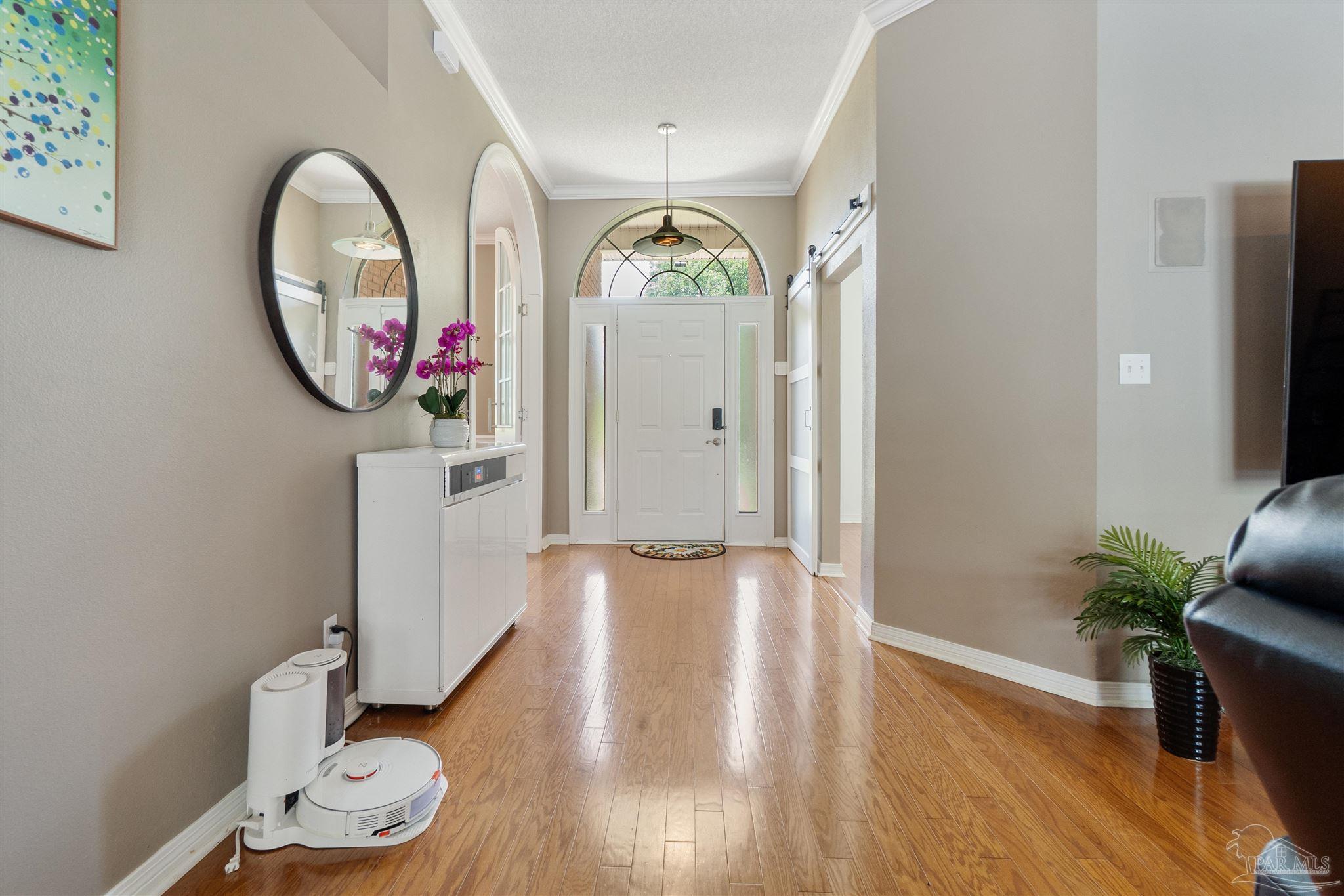 3377 Crestview Ln