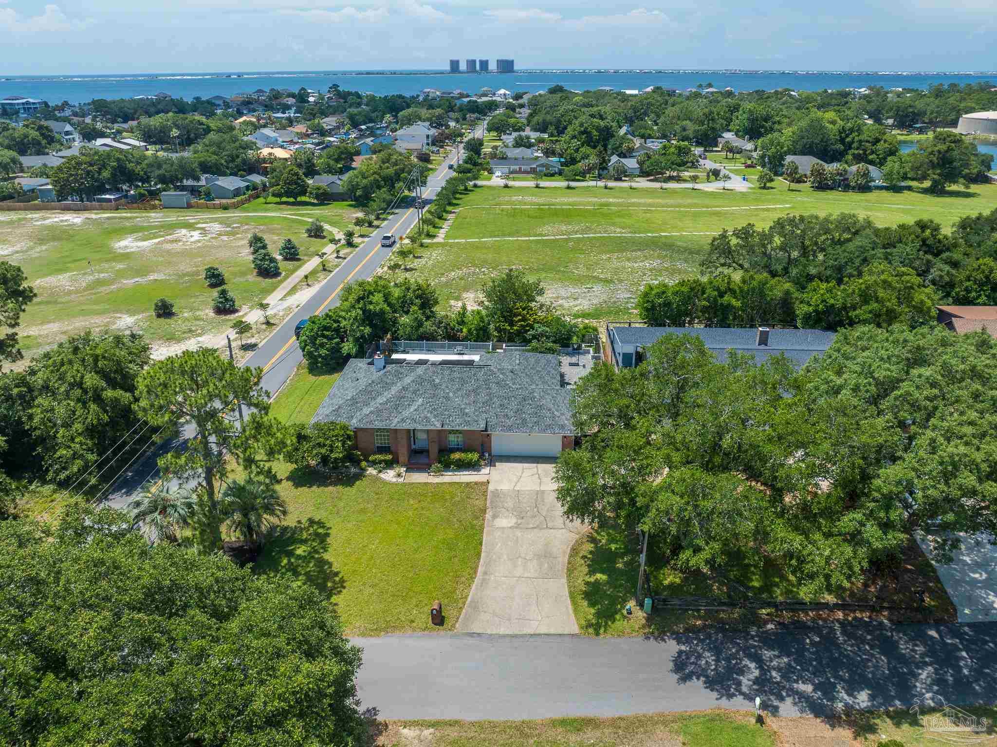 3377 Crestview Ln