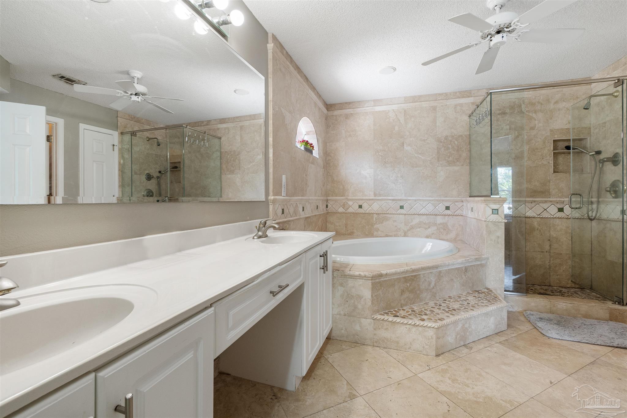 3377 Crestview Ln