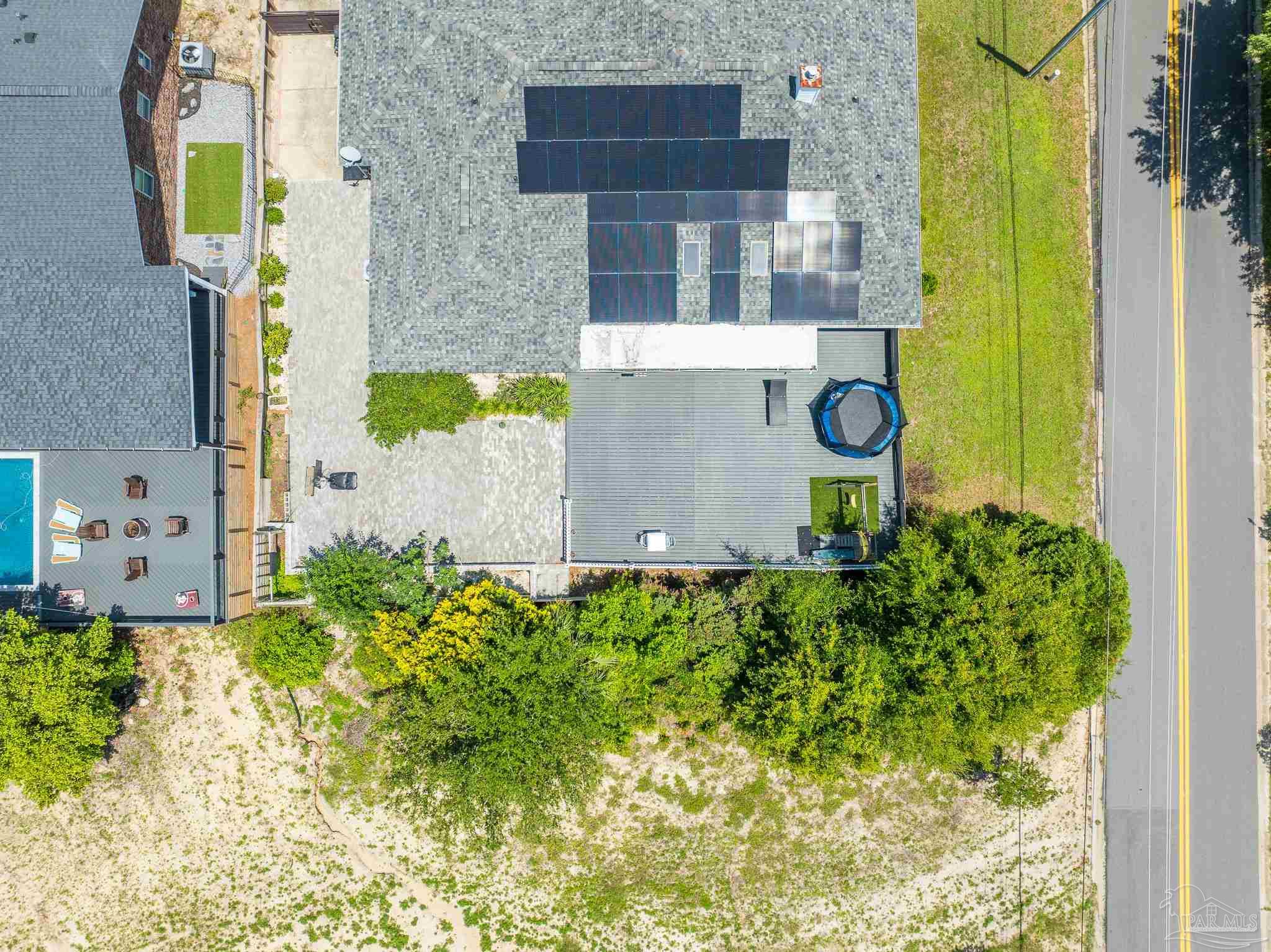 3377 Crestview Ln