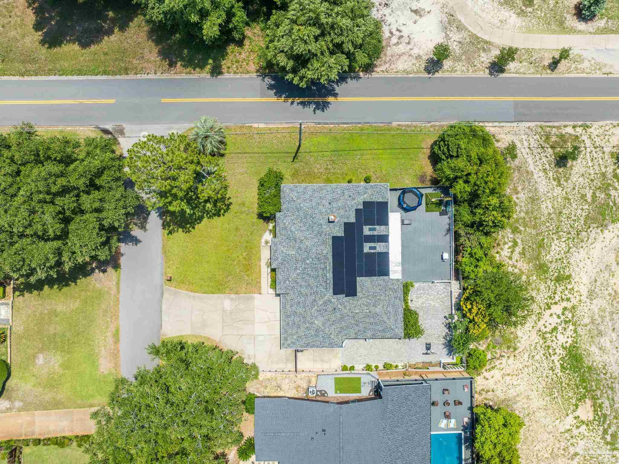 3377 Crestview Ln