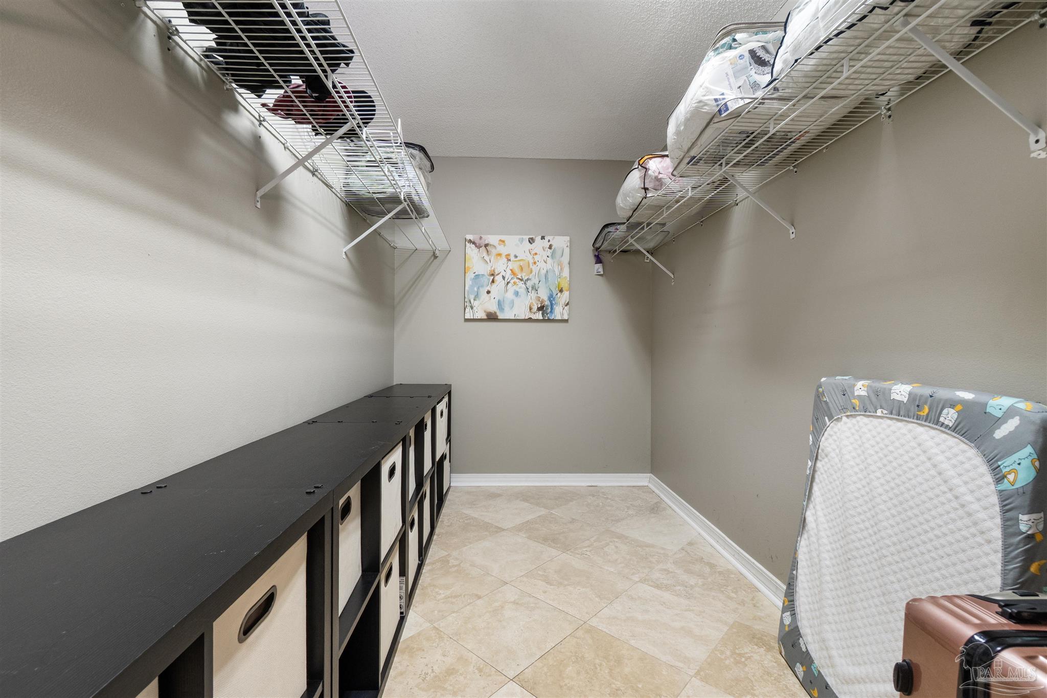 3377 Crestview Ln