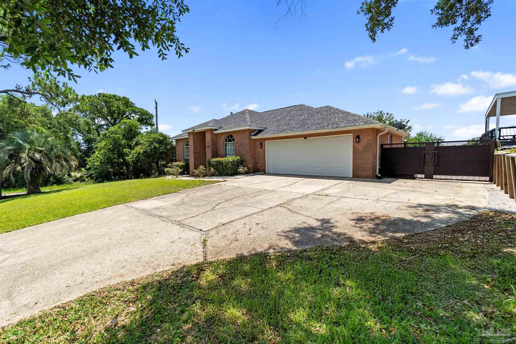 3377 Crestview Ln