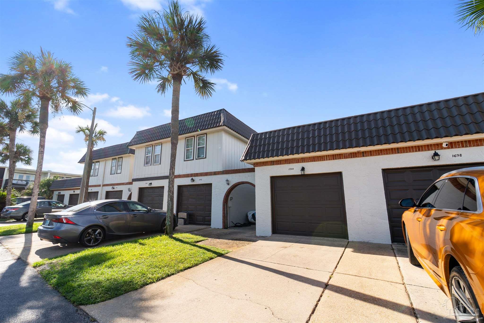 1700 Via Deluna Dr