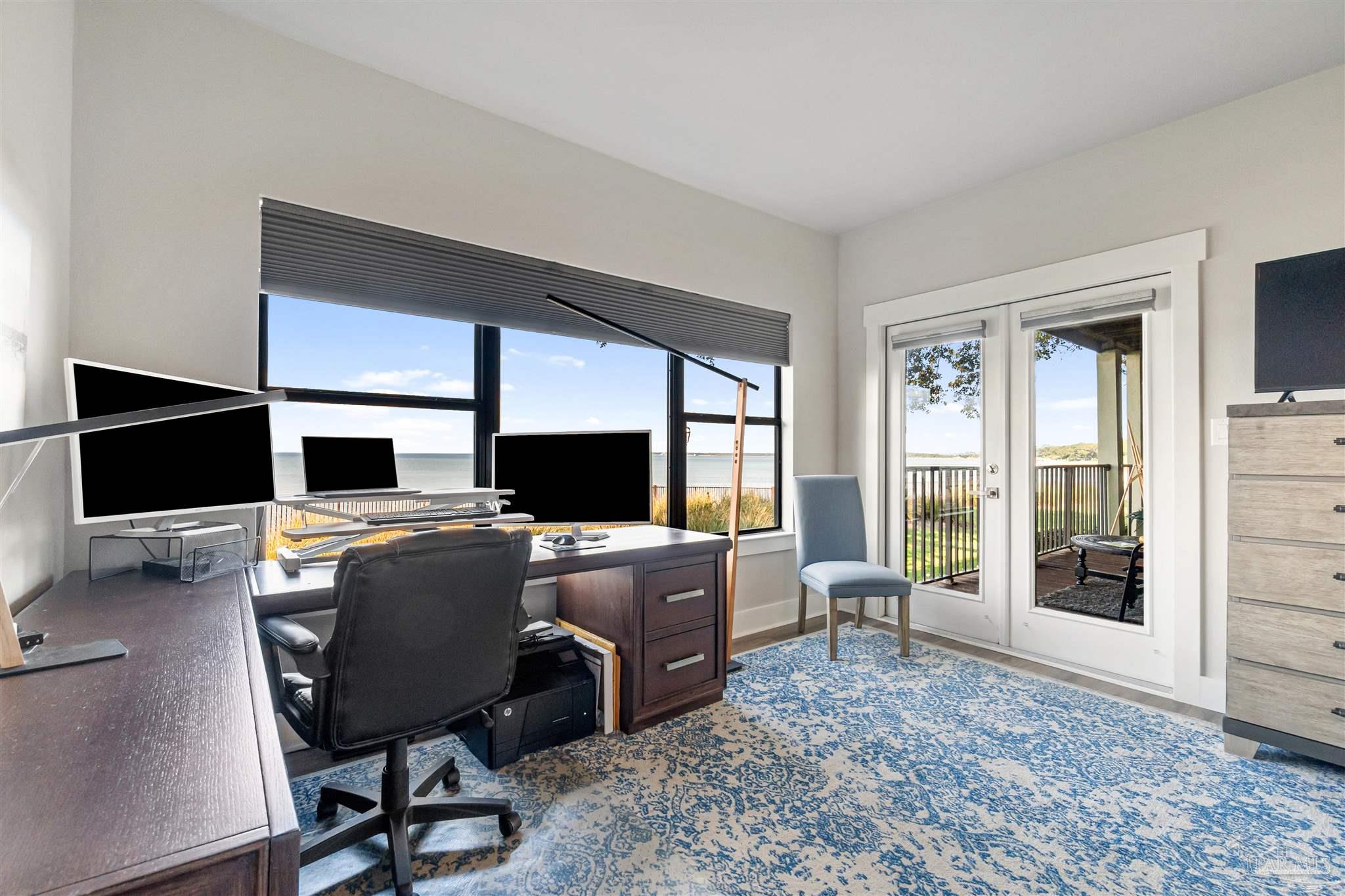 70 Baybridge Dr