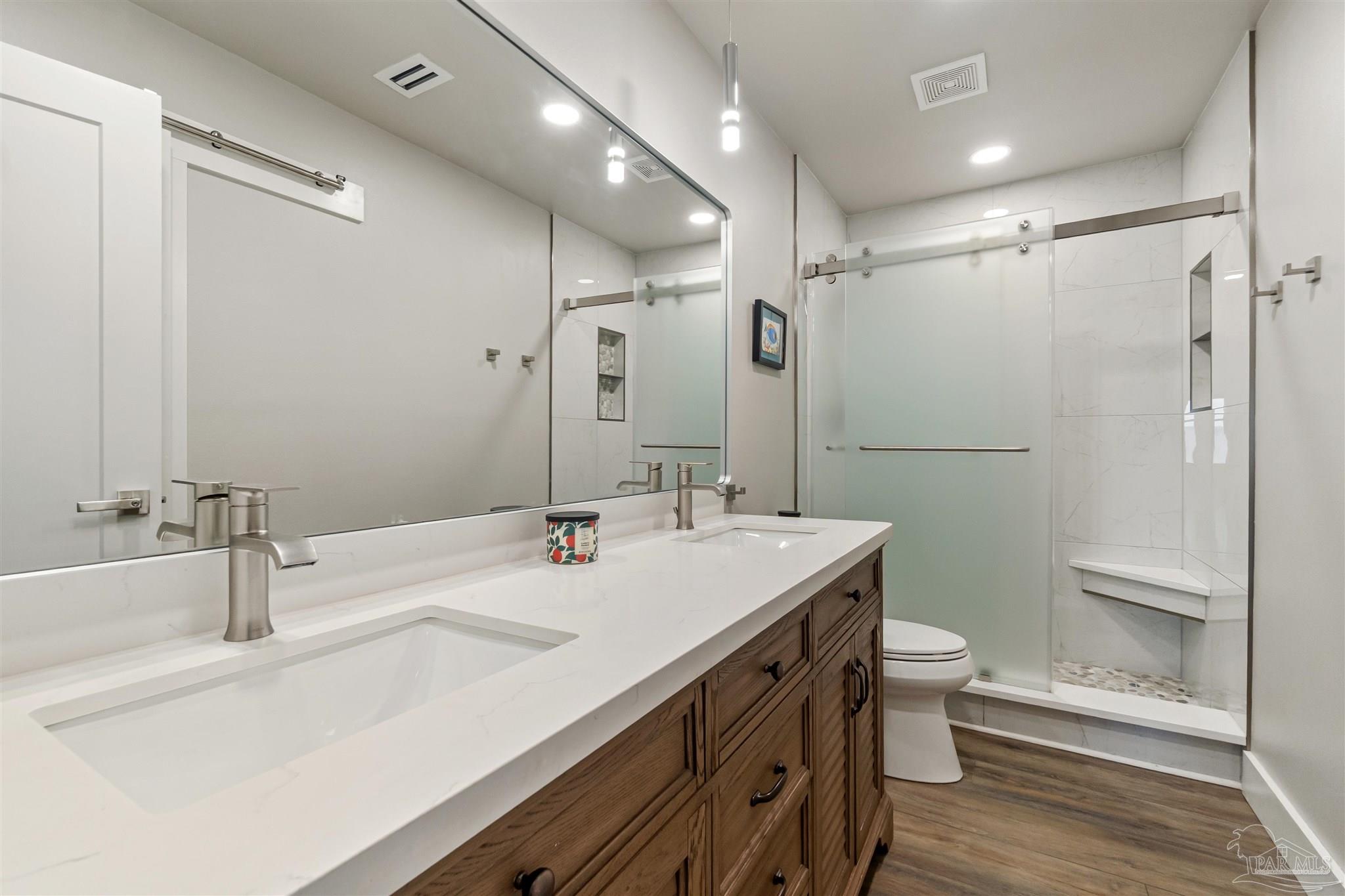70 Baybridge Dr
