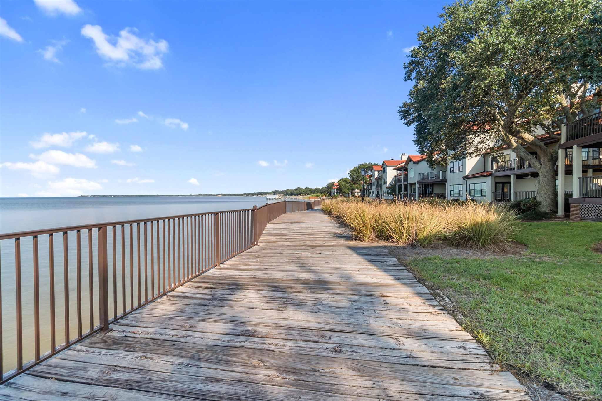 70 Baybridge Dr