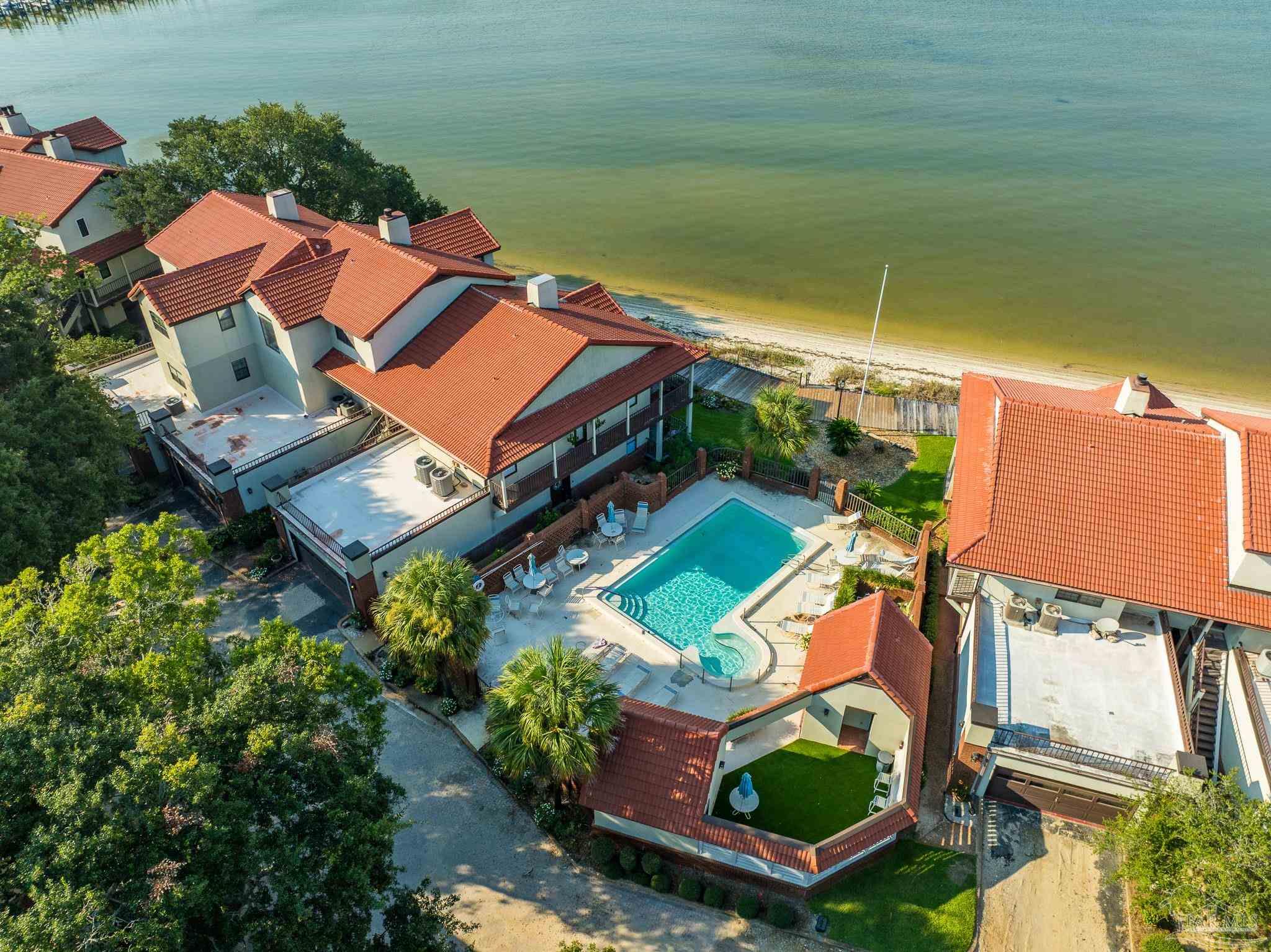 70 Baybridge Dr