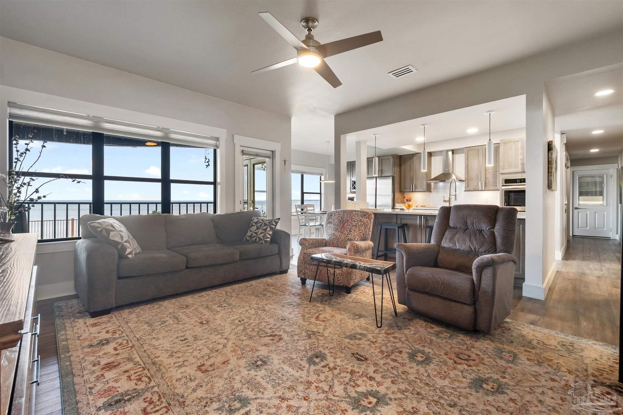70 Baybridge Dr