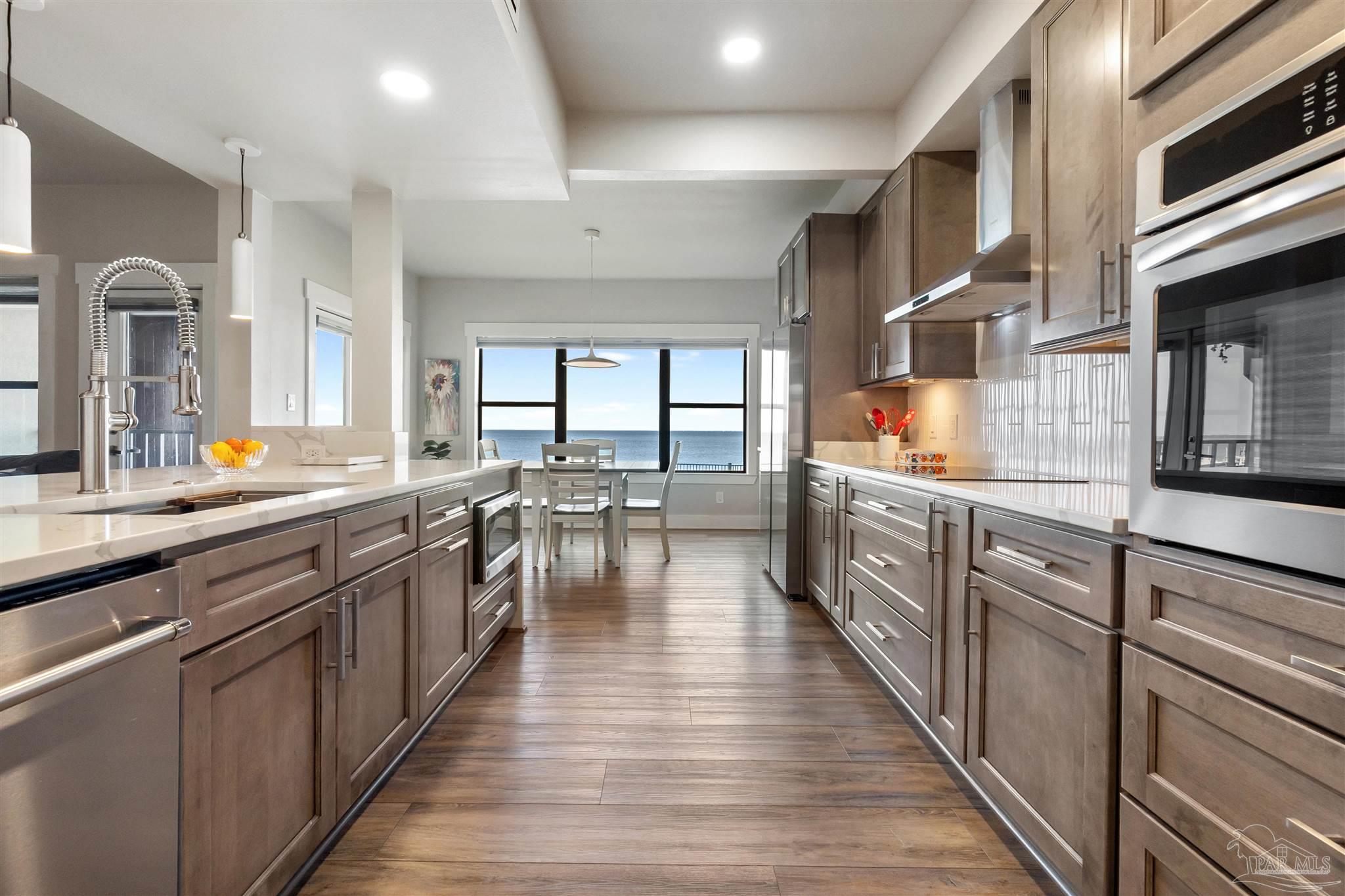 70 Baybridge Dr