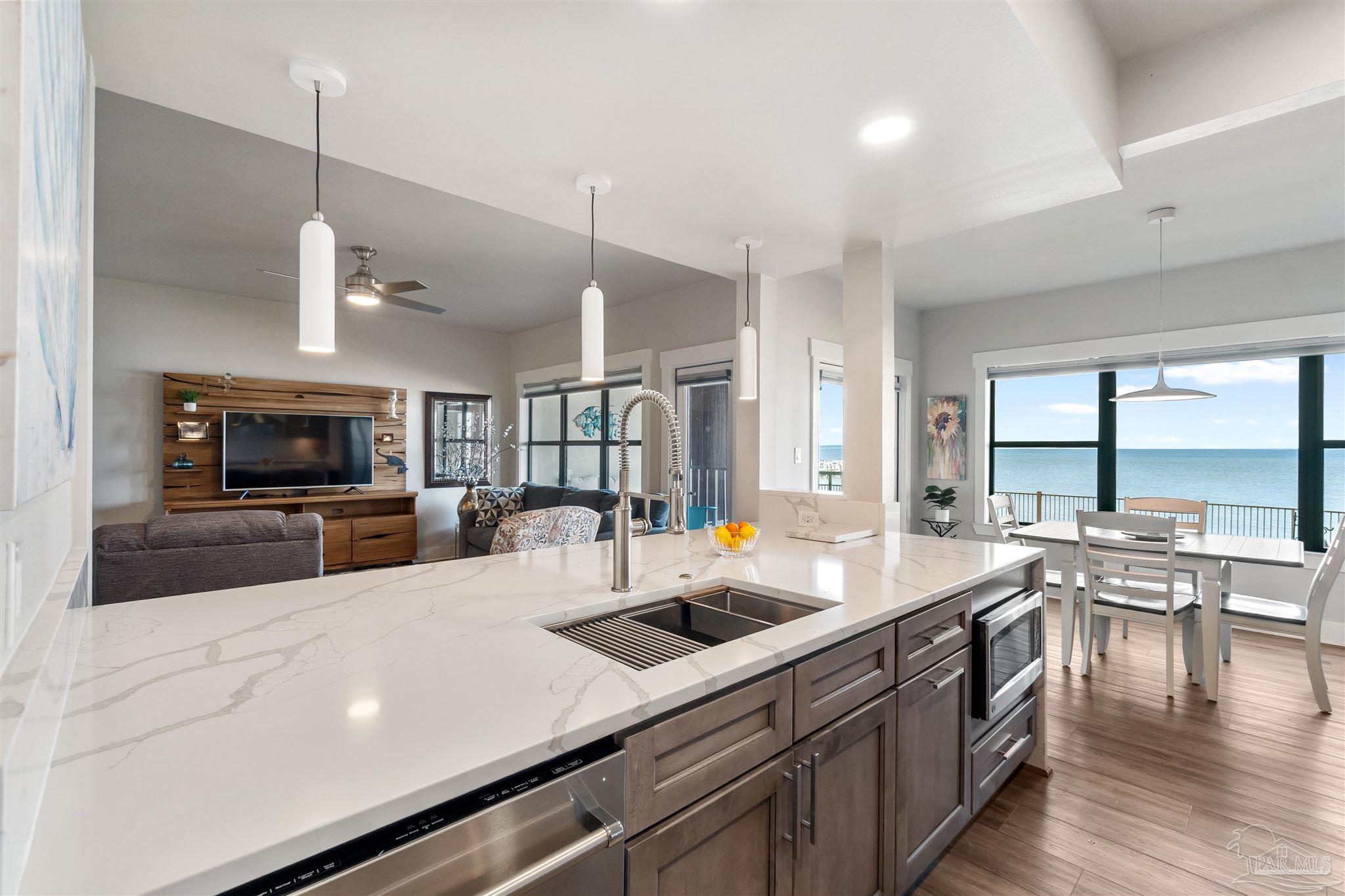 70 Baybridge Dr