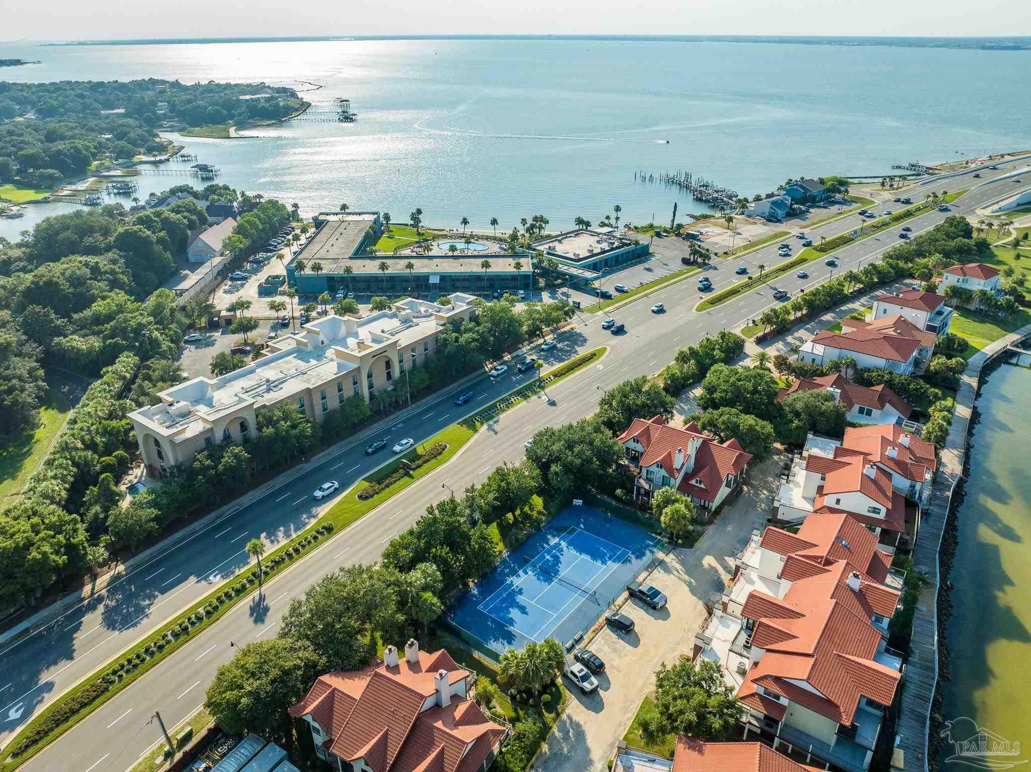 70 Baybridge Dr