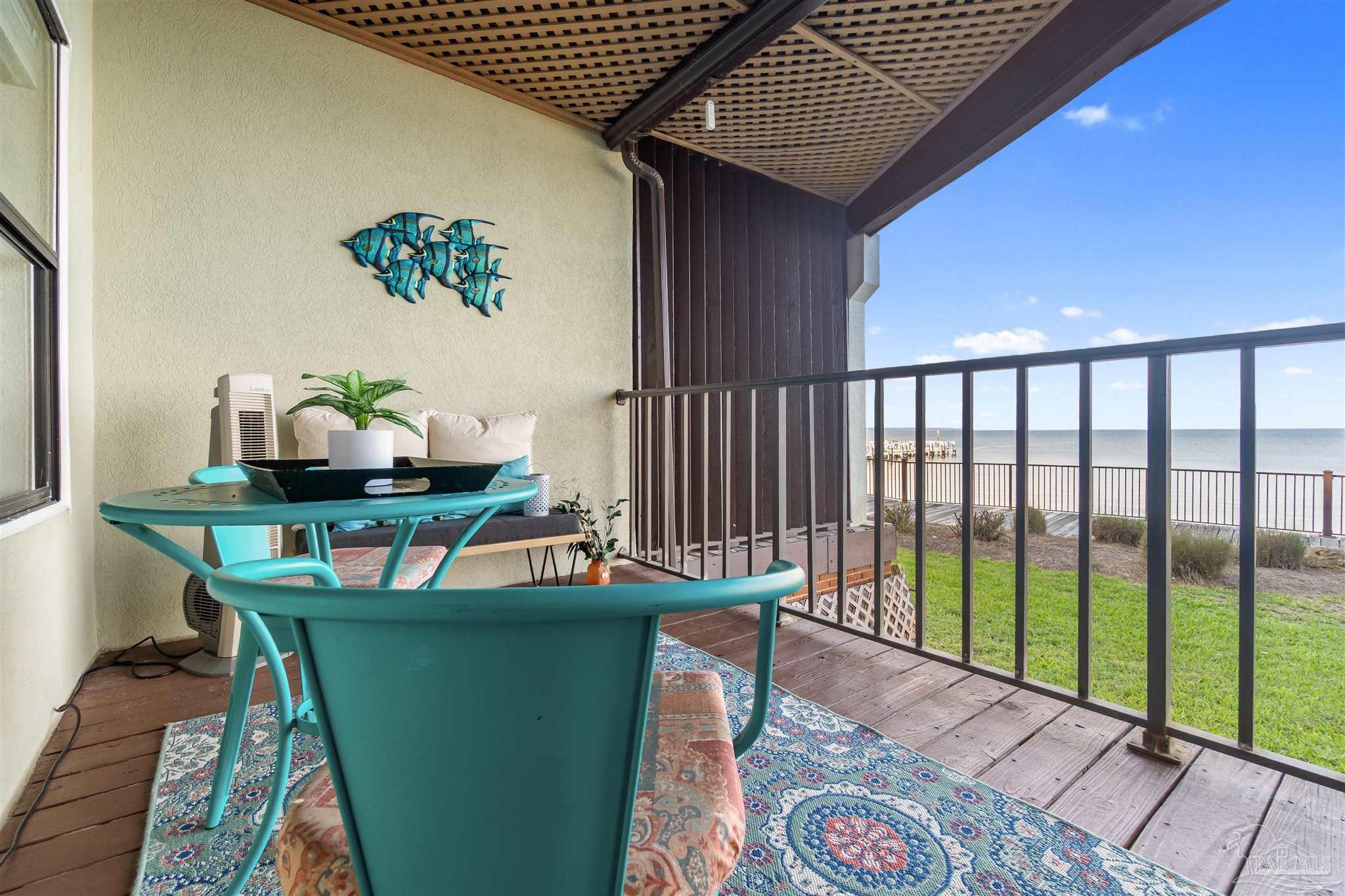 70 Baybridge Dr