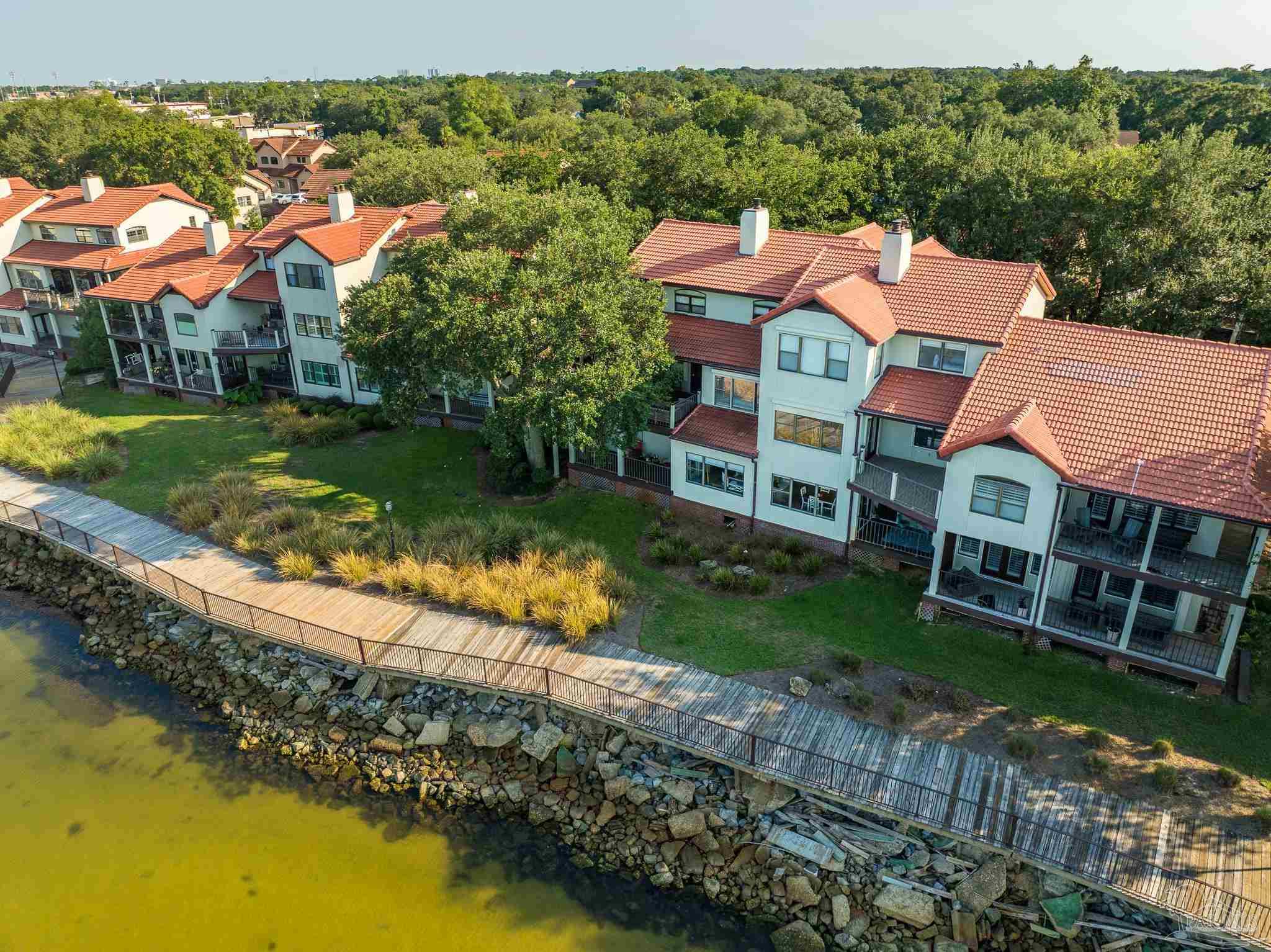 70 Baybridge Dr
