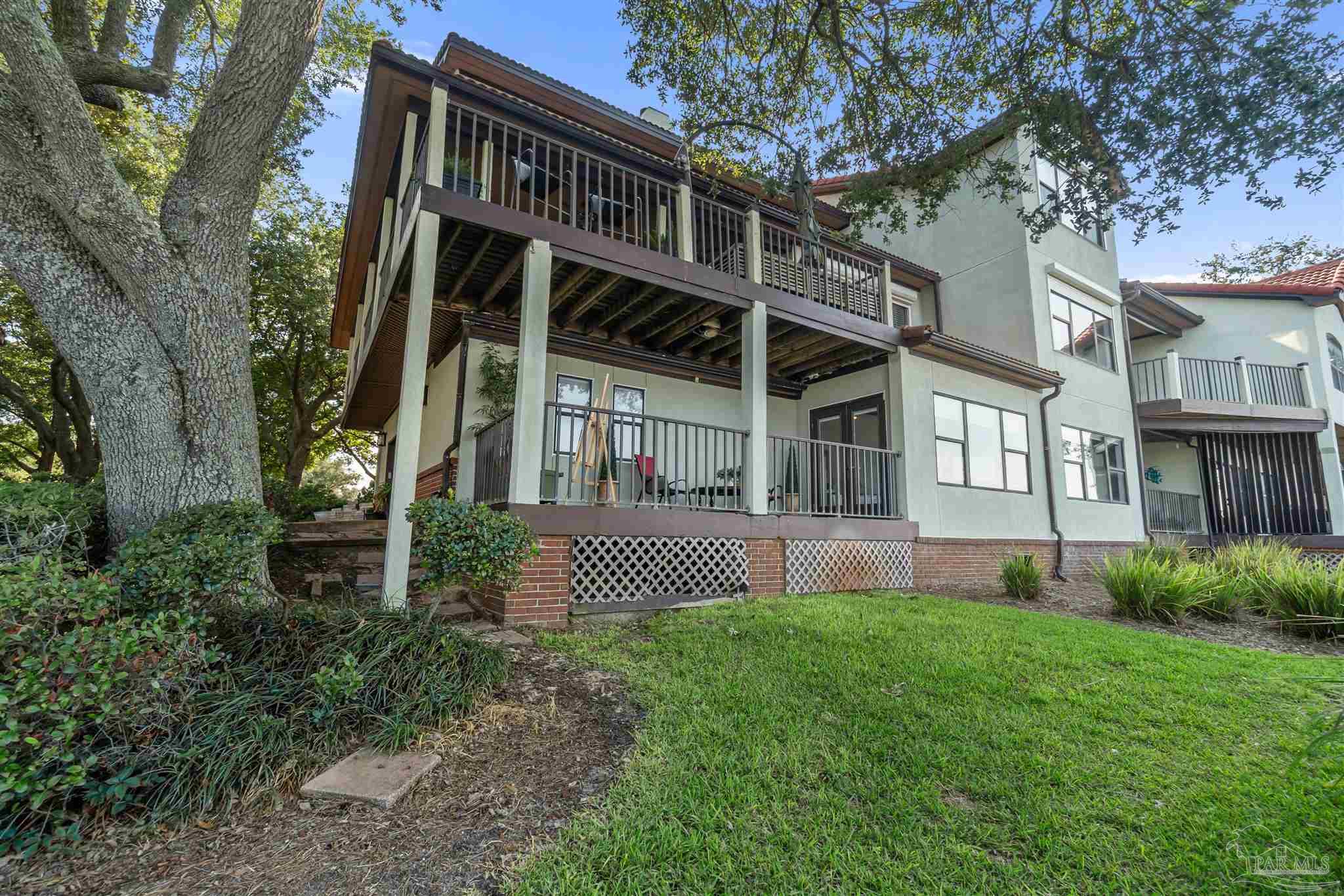 70 Baybridge Dr